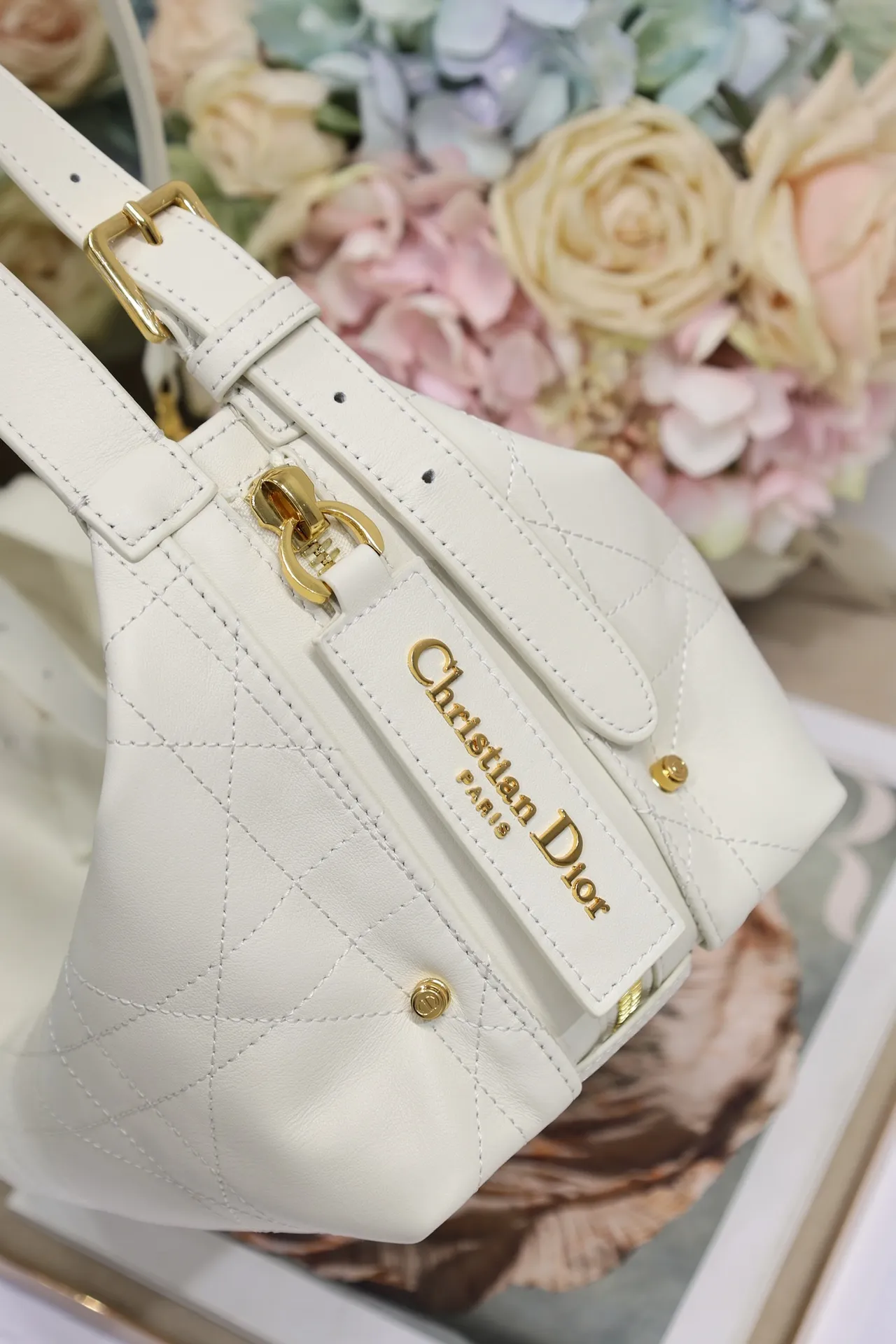 Christian Dior D-Journey ミディアムハンドバッグ ホワイト プレーン - 画像 (5)