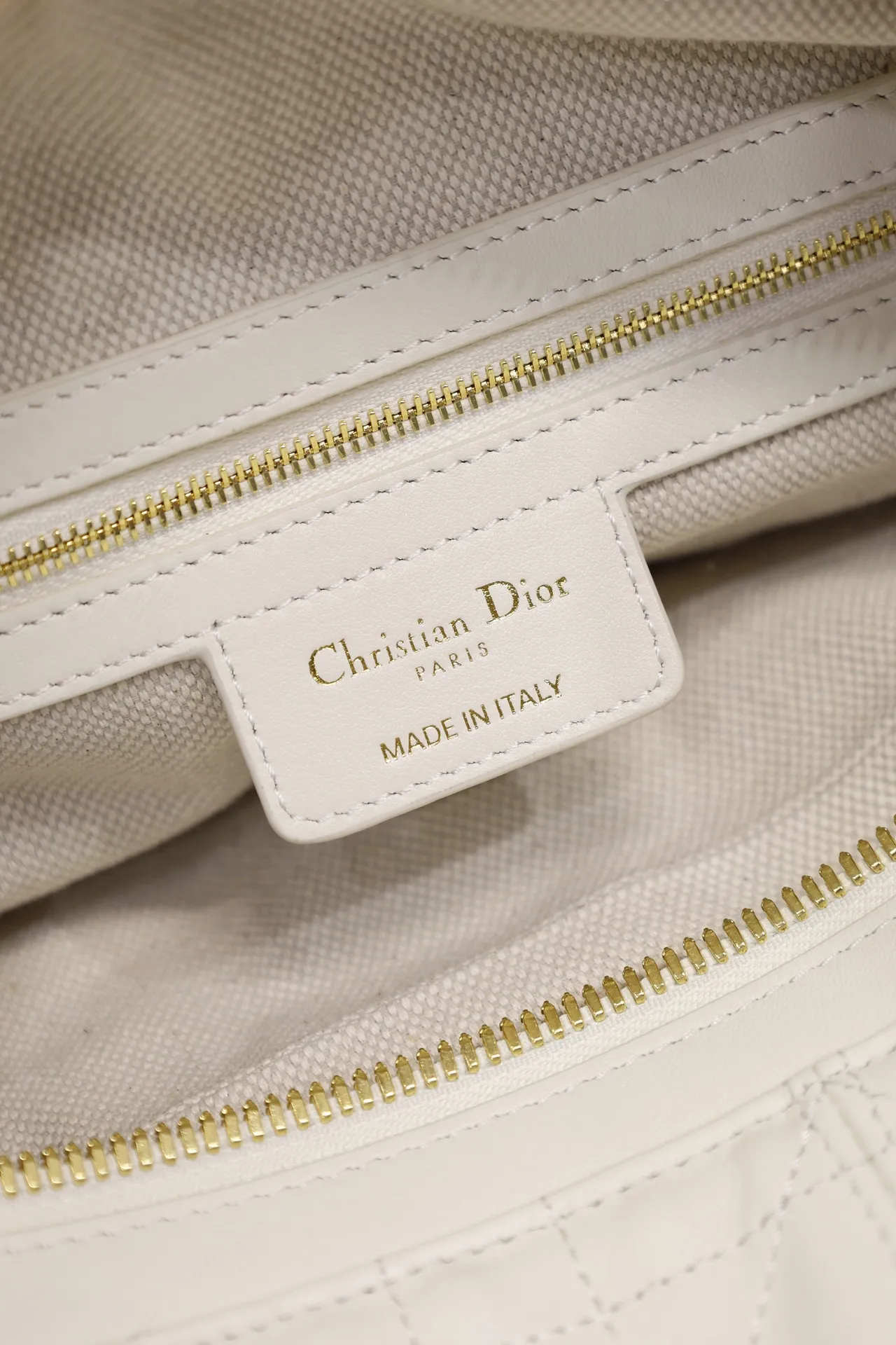 Christian Dior D-Journey ミディアムハンドバッグ ホワイト プレーン - 画像 (10)