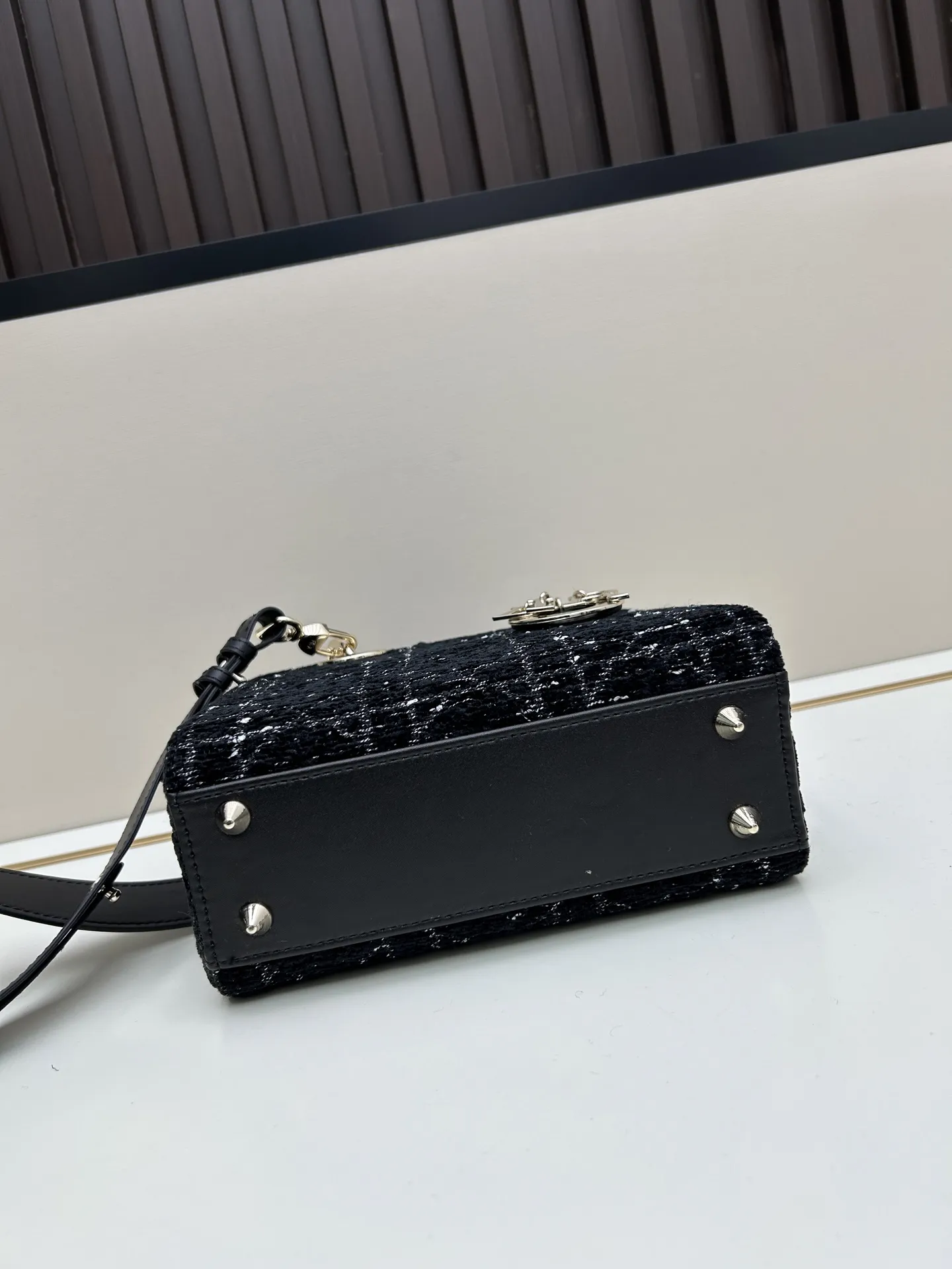 Christian Dior ブラックツイードハンドバッグ2388 - 画像 (6)