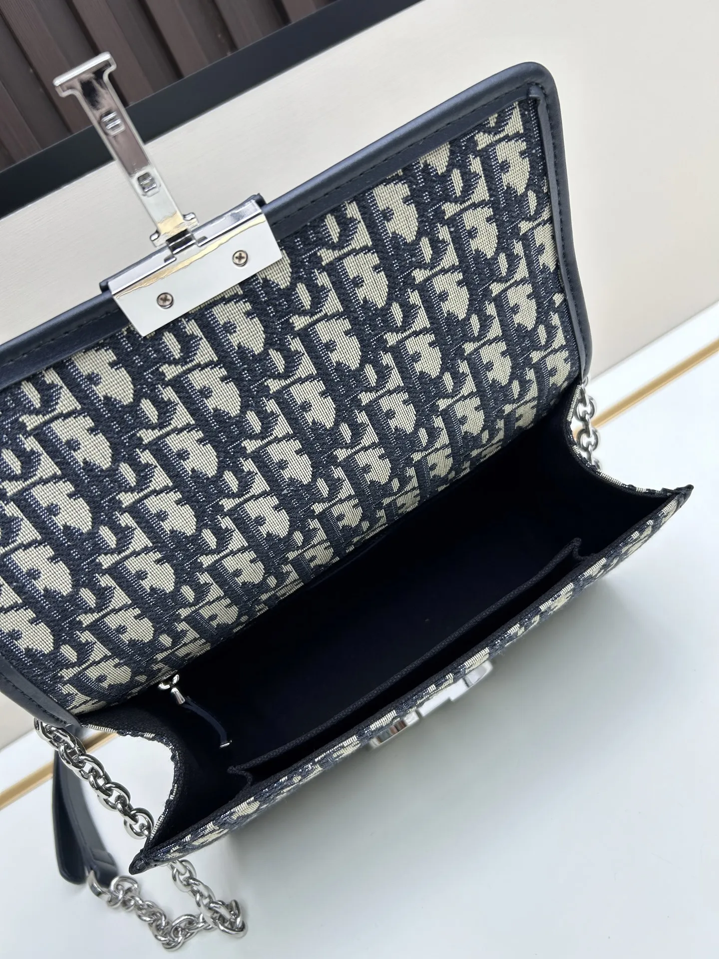 Christian Dior ブラック モンターニュバッグ 大型 - 画像 (8)