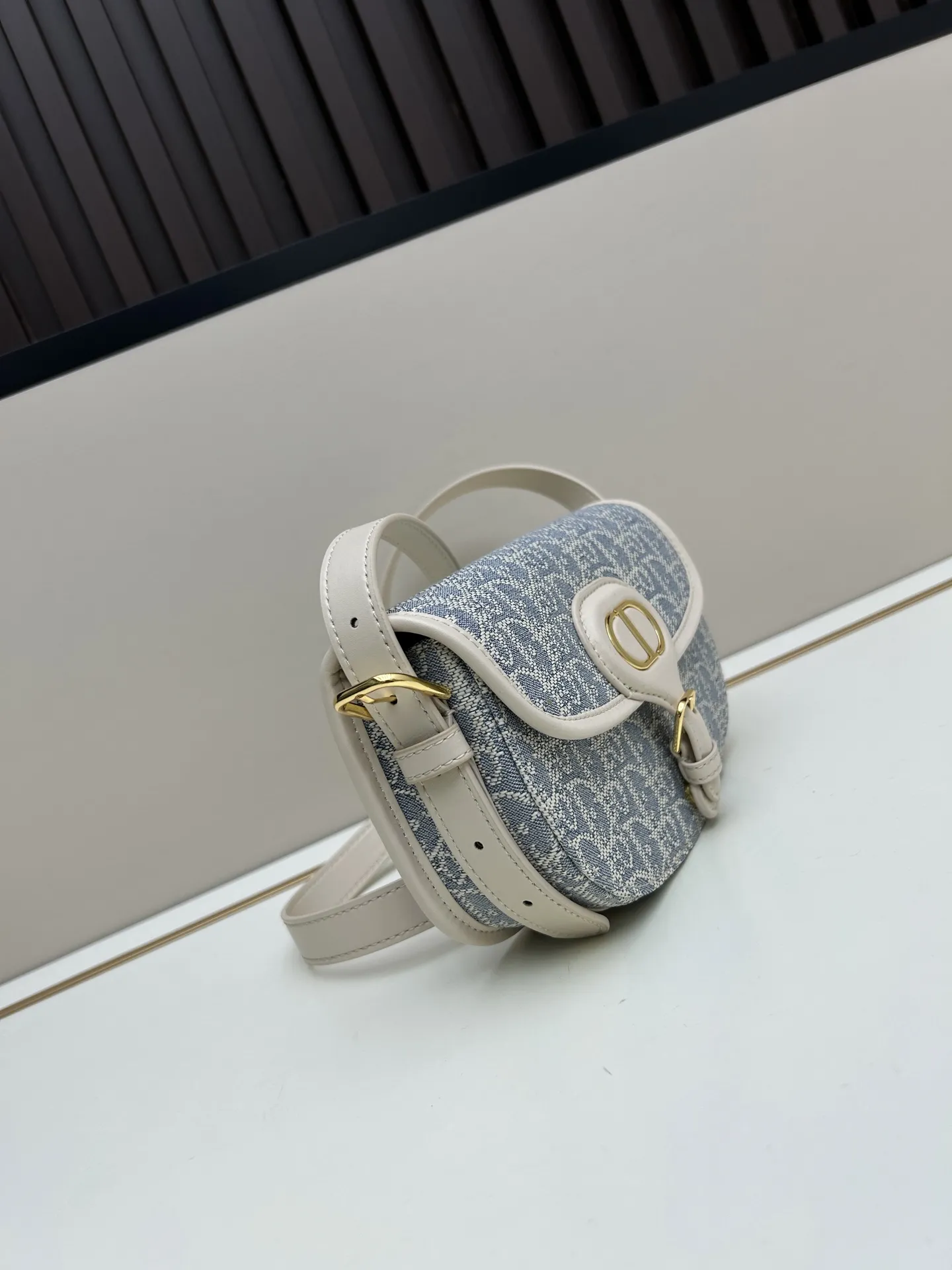 Christian Dior ブルー横型レトロバッグ - 画像 (3)