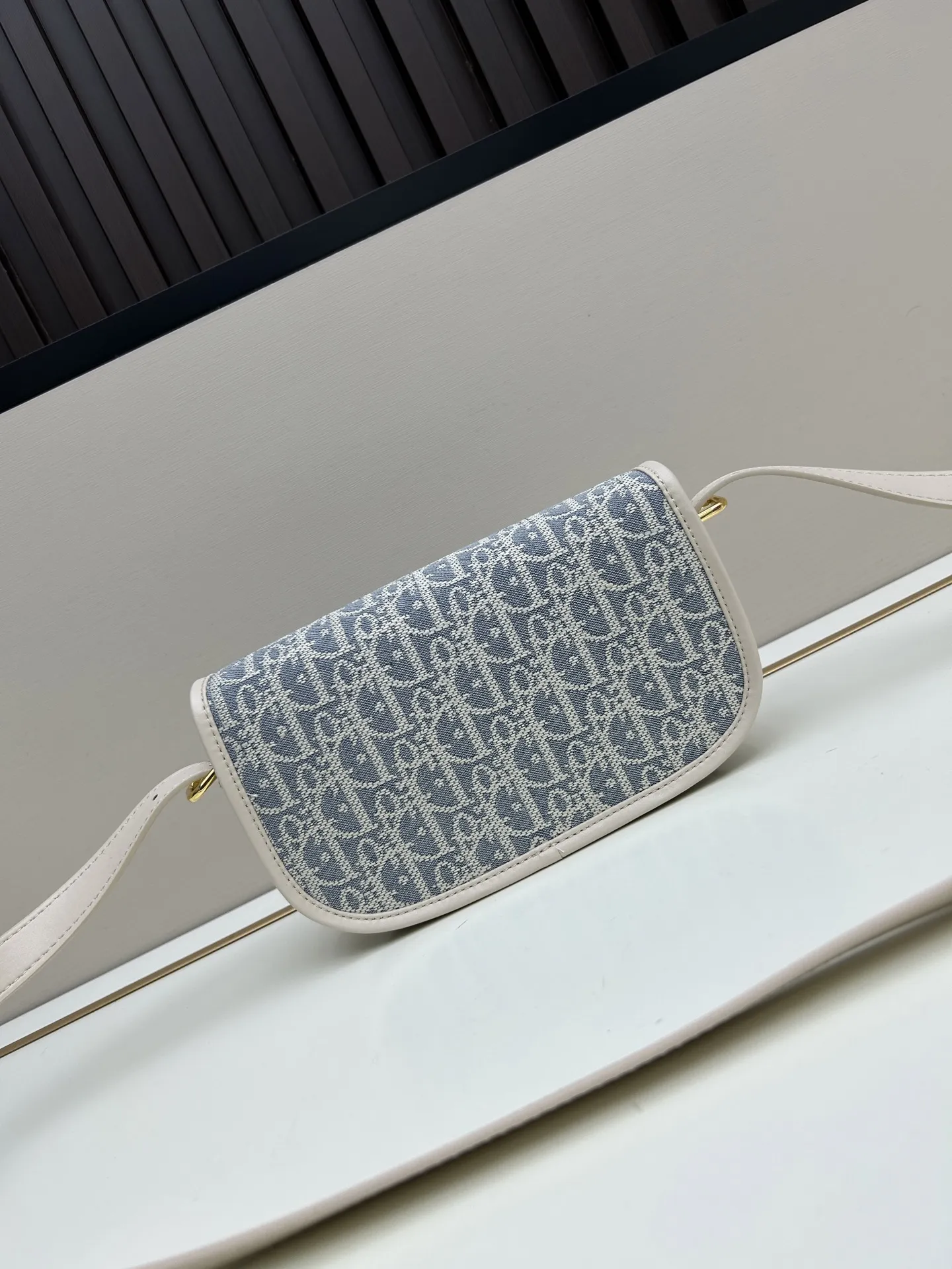 Christian Dior ブルー横型レトロバッグ - 画像 (4)