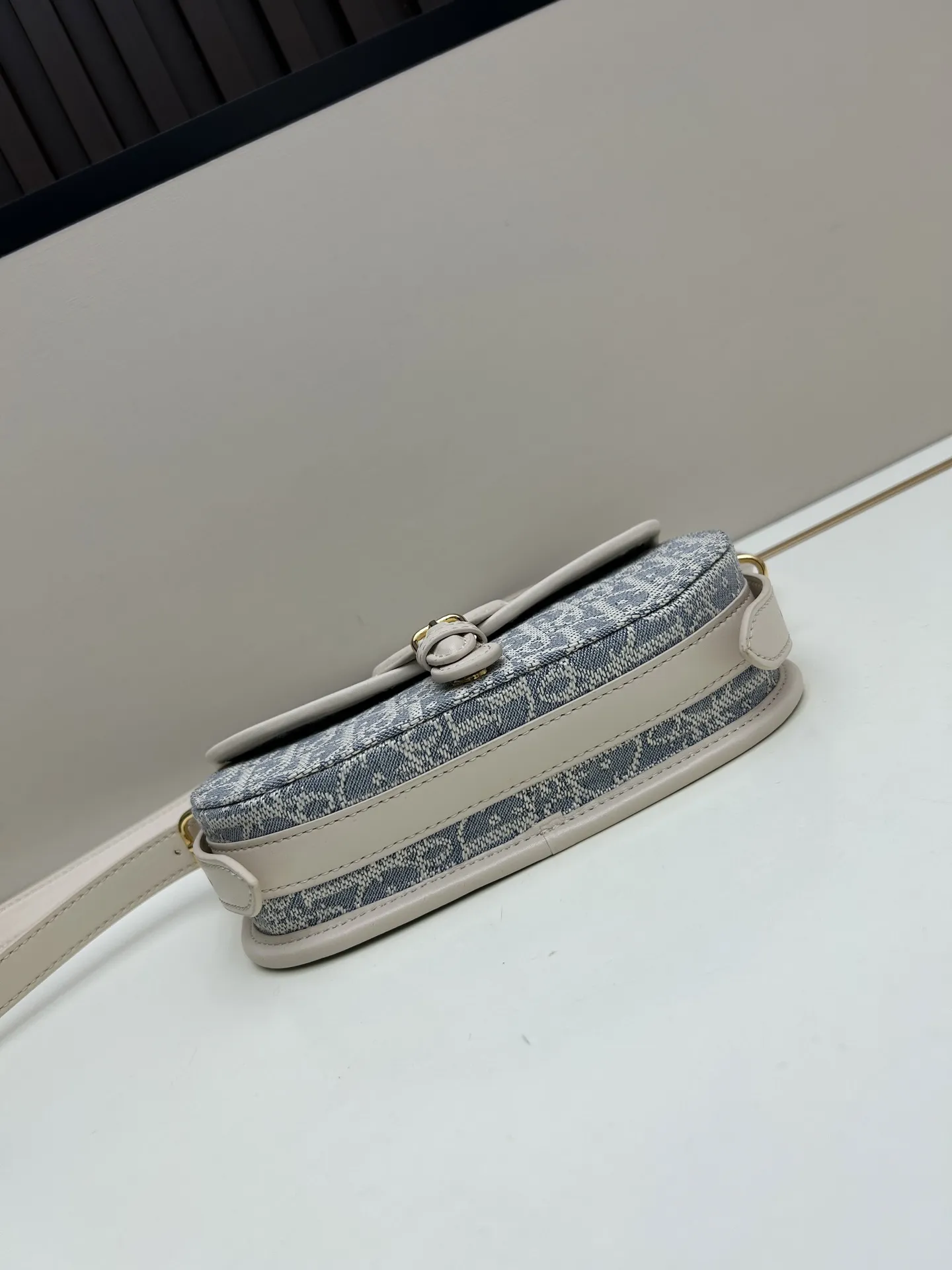 Christian Dior ブルー横型レトロバッグ - 画像 (6)