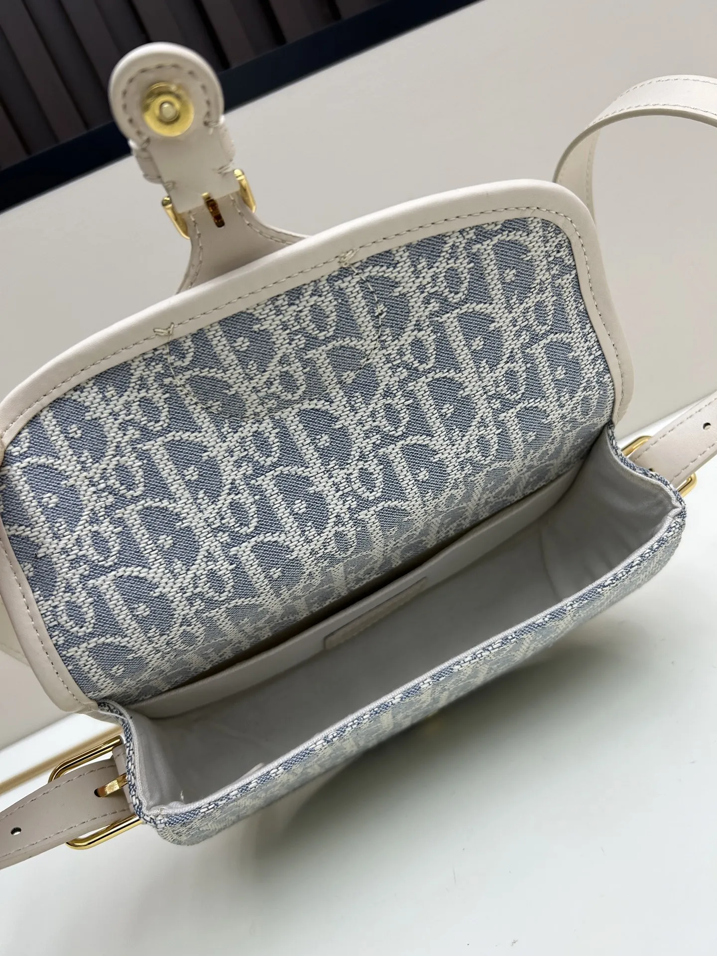 Christian Dior ブルー横型レトロバッグ - 画像 (7)