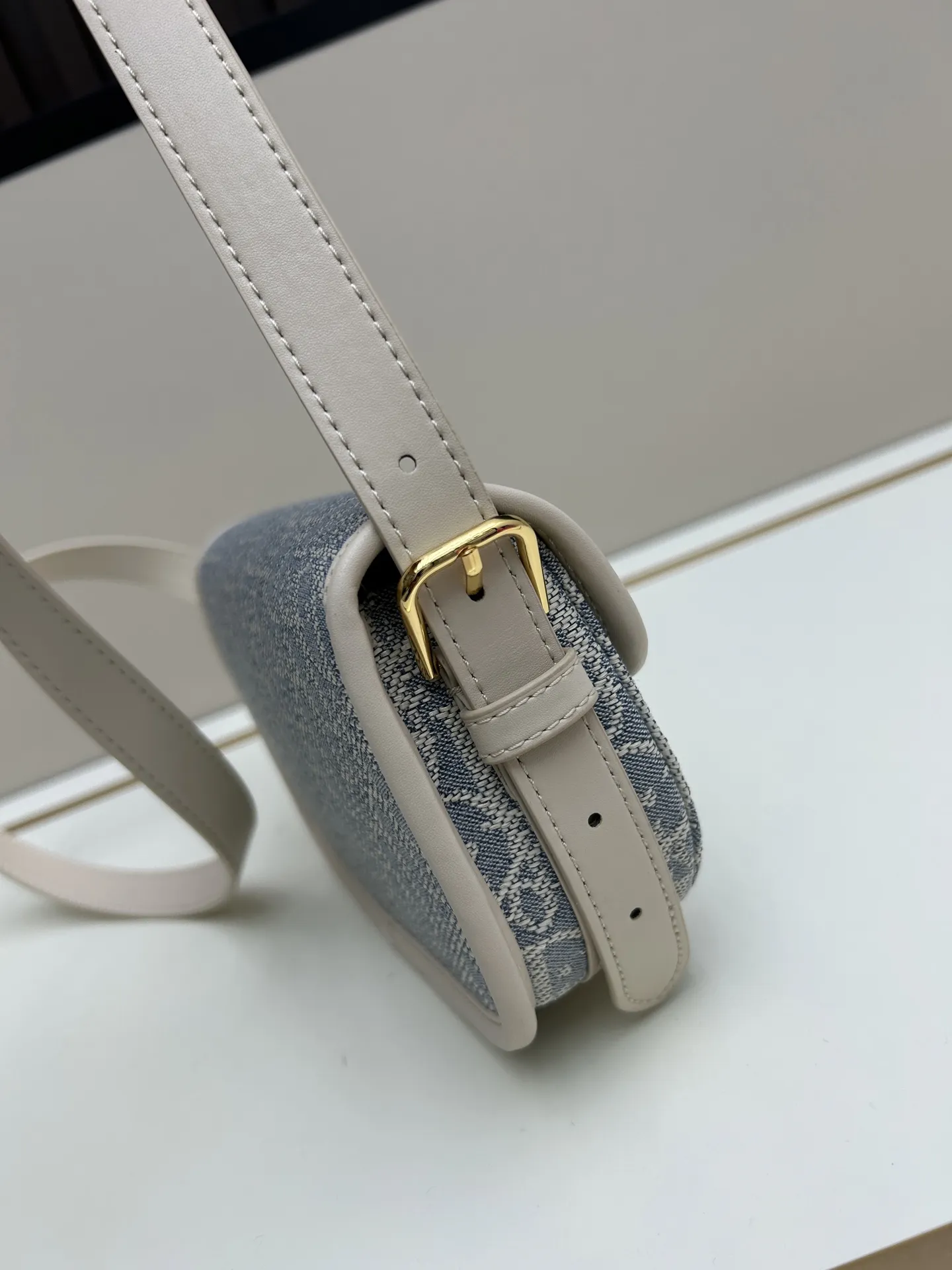 Christian Dior ブルー横型レトロバッグ - 画像 (8)