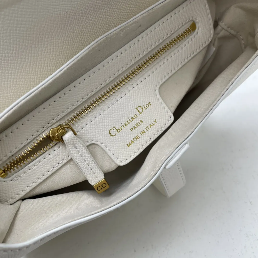Diorサドルバッグ ホワイト 細肩帯スタイル - 画像 (9)