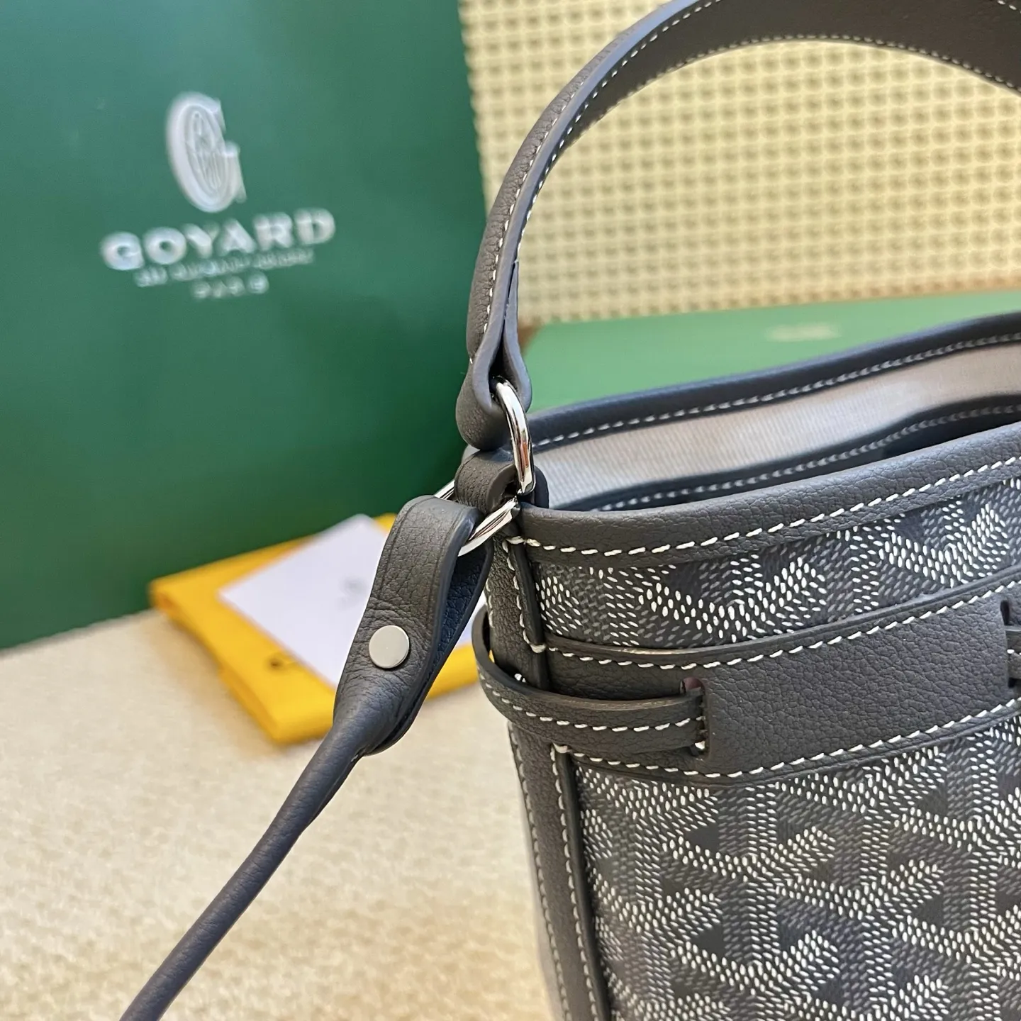 Goyard Petit Flot グレー ミニバケットバッグ - 画像 (6)