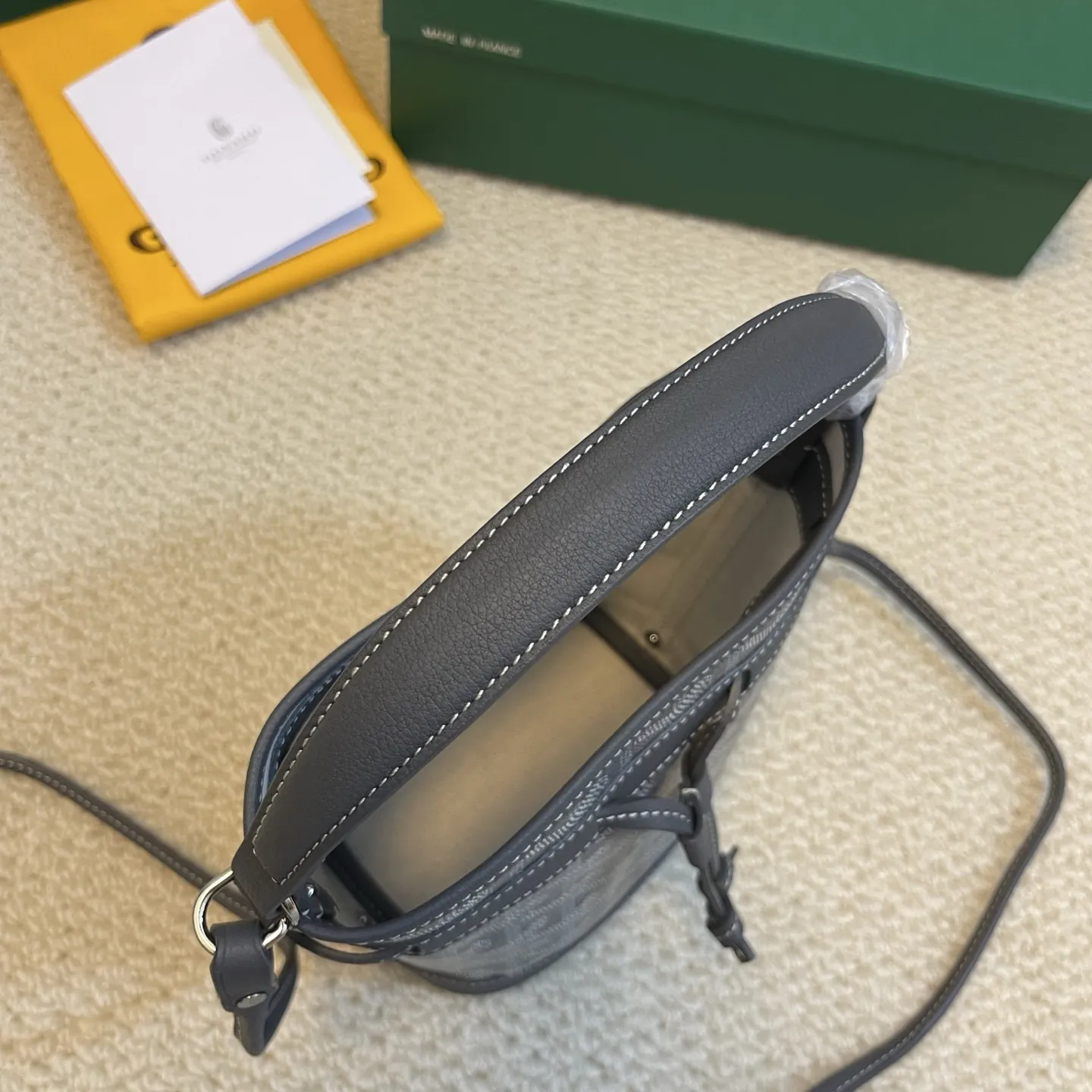 Goyard Petit Flot グレー ミニバケットバッグ - 画像 (8)