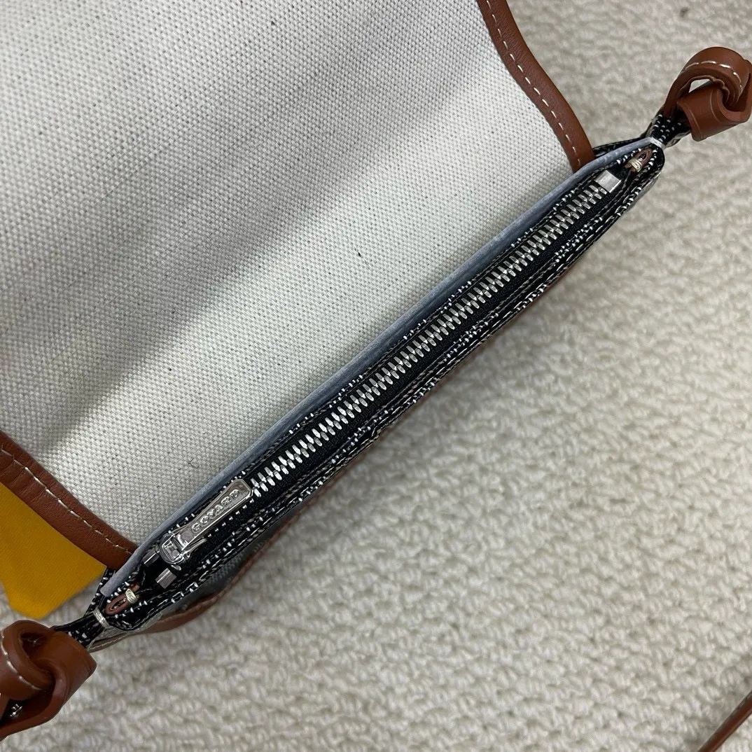 Goyard グレー 三層ポーチバッグ - 画像 (8)
