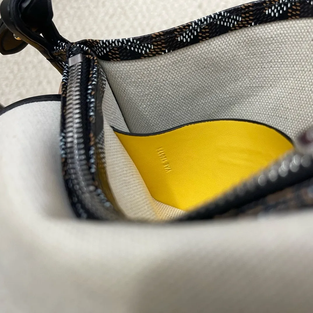 Goyard グレー 3層ポーチバッグ - 画像 (10)