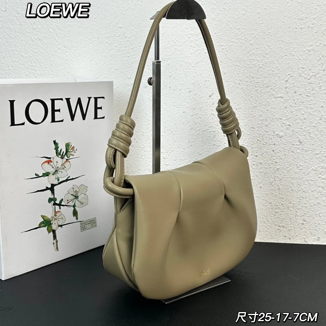 LOEWE Paseo オリーブグリーン 中古腋下バッグ - 画像 (3)