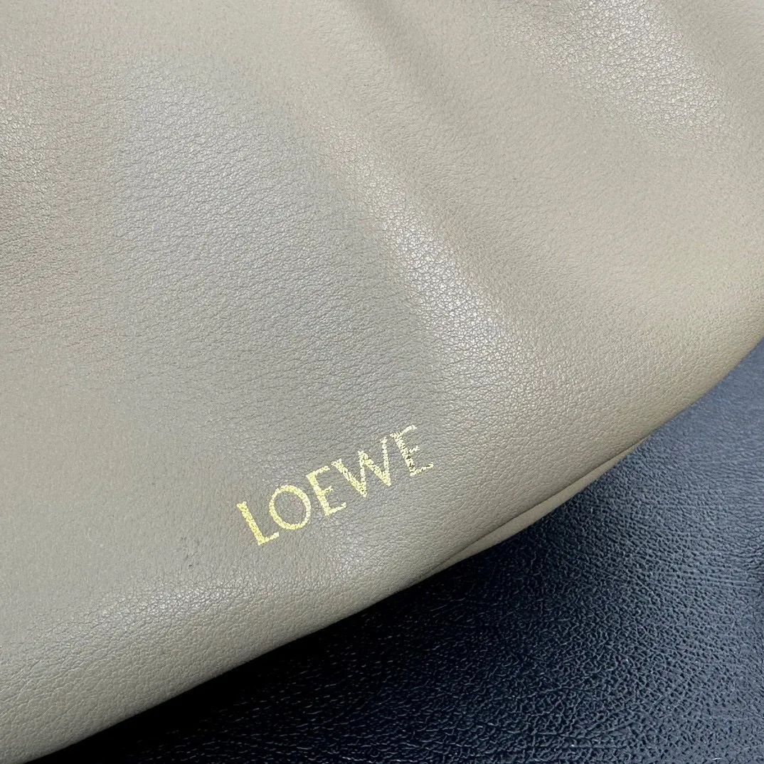 LOEWE Paseo オリーブグリーン 中古腋下バッグ - 画像 (8)