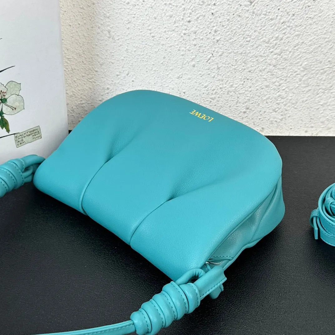 LOEWE Paseo ターコイズ 中古アンダーアームバッグ - 画像 (8)