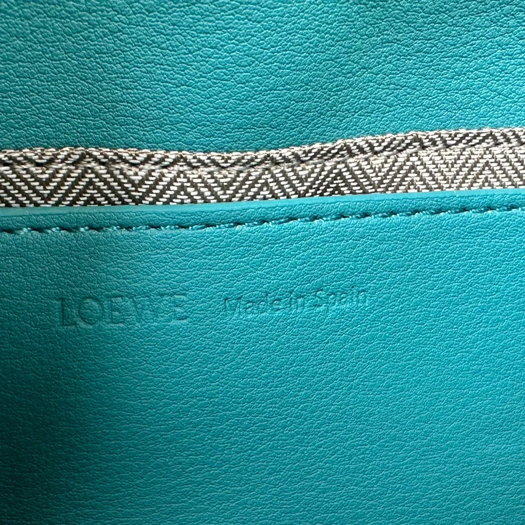 LOEWE Paseo ターコイズ 中古アンダーアームバッグ - 画像 (10)