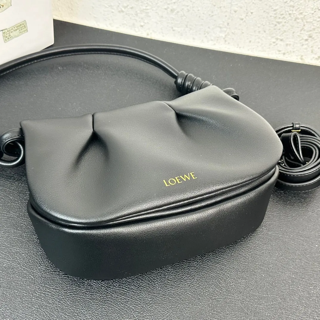 LOEWE Paseo ブラック 中古ショルダーバッグ - 画像 (8)