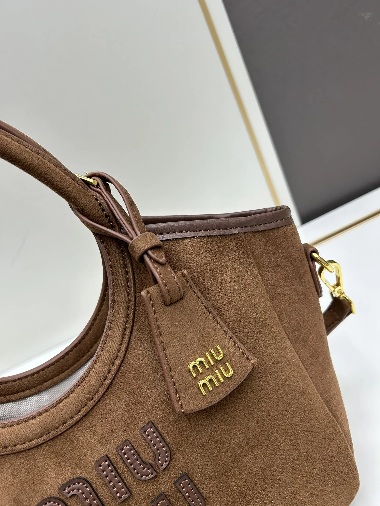 Miu Miu 茶色スエードトートバッグ8818小号 - 画像 (5)