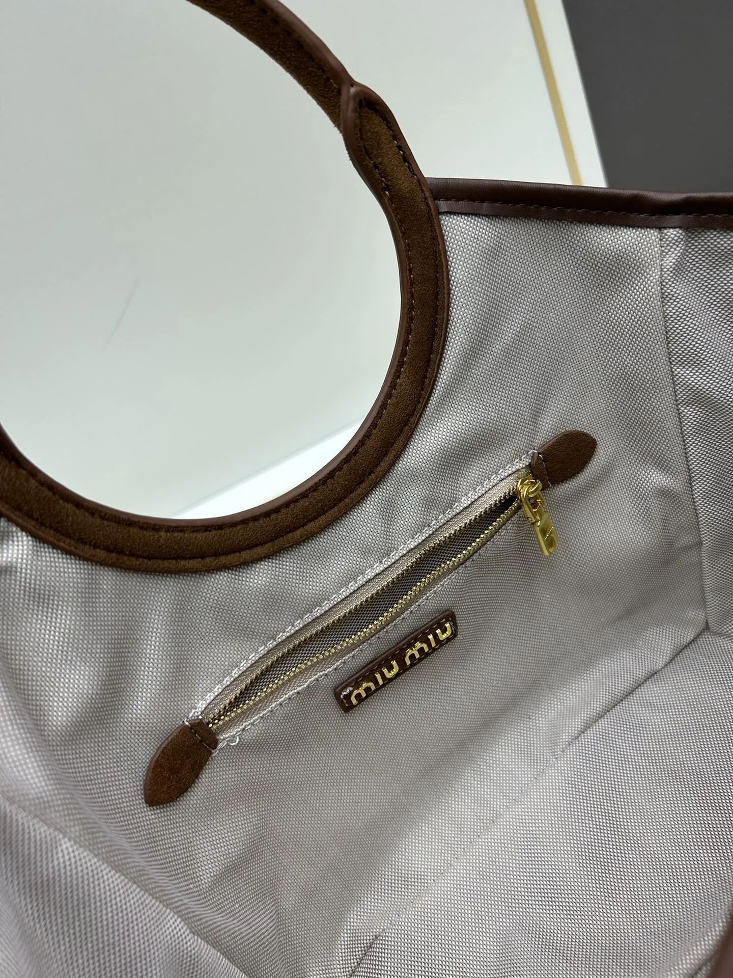 Miu Miu 茶色スエードトートバッグ8818小号 - 画像 (9)