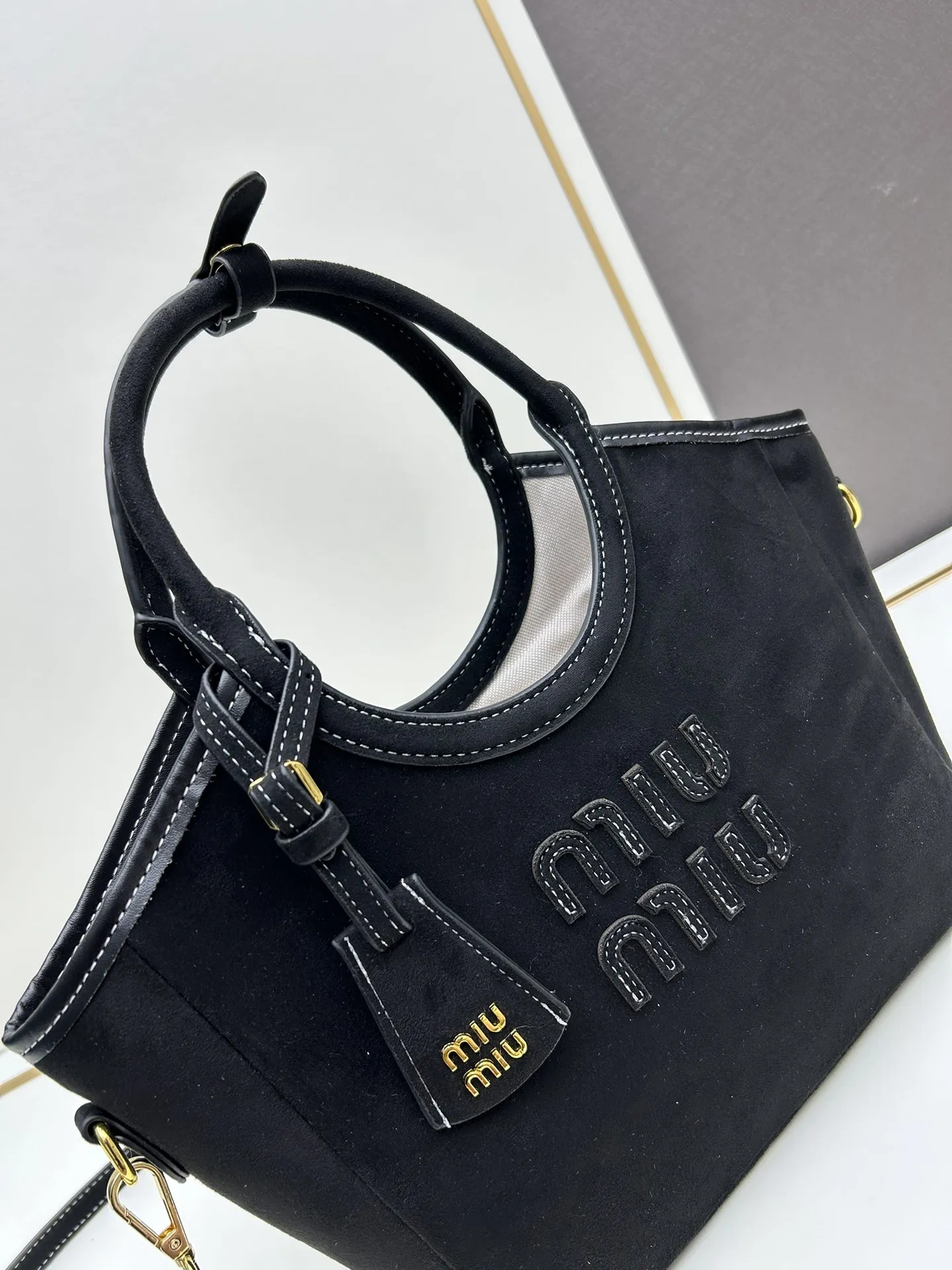 Miu Miu ブラックスエードトートバッグ8818小号 - 画像 (5)