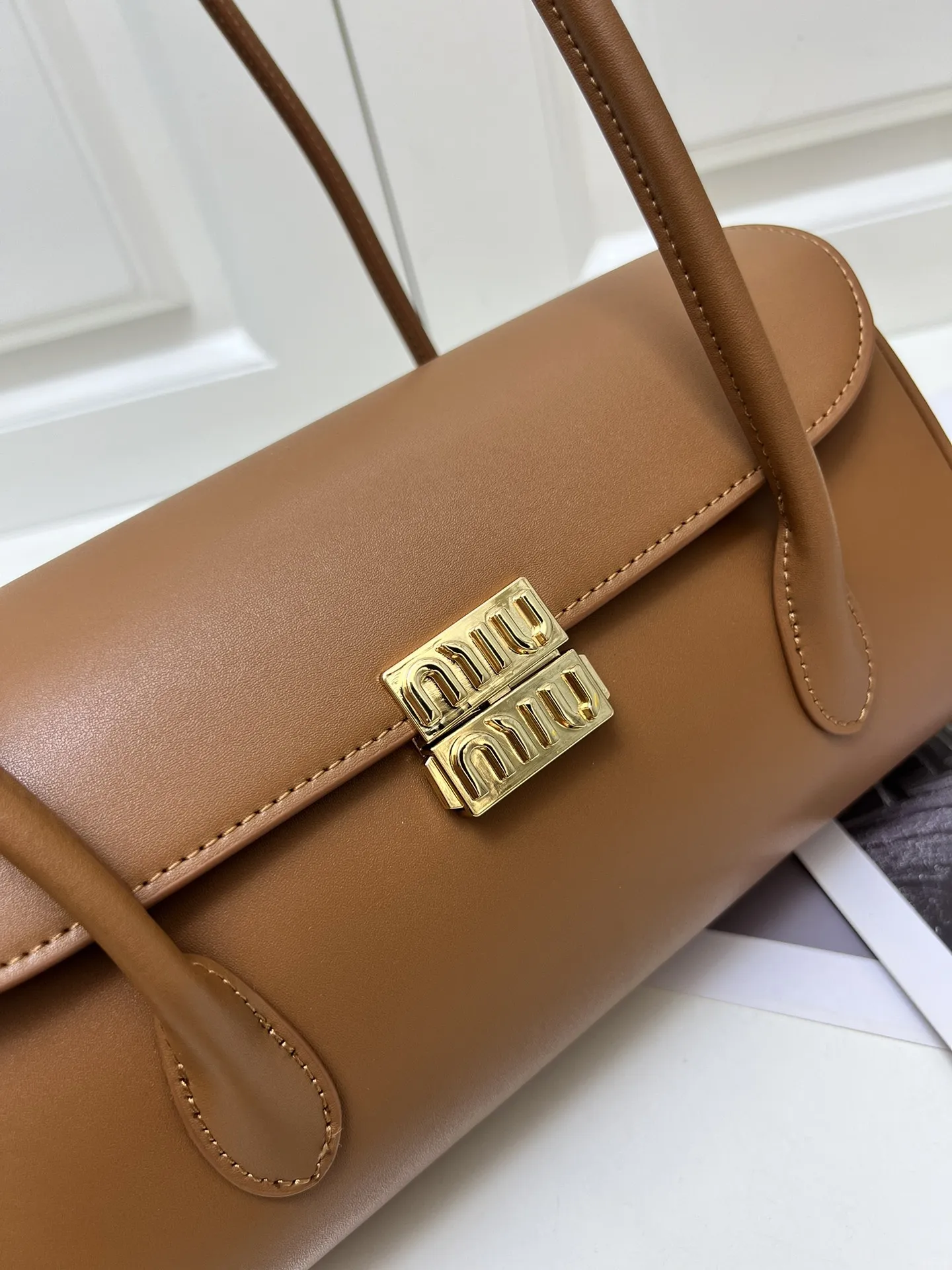 MiuMiu缪缪 茶色 鞄 - 画像 (5)