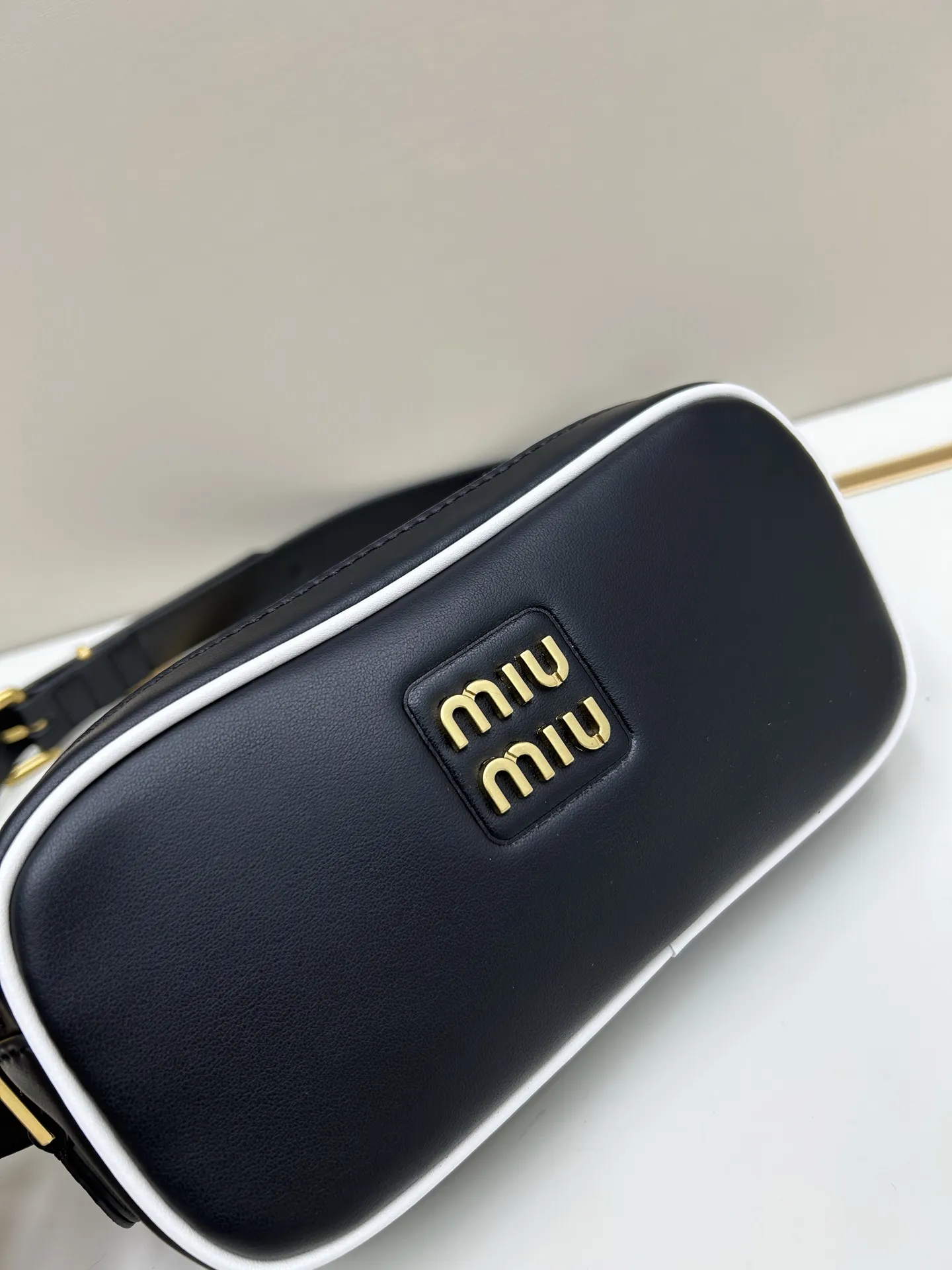 Miu Miu 黒色レザーウエストポーチ - 画像 (5)