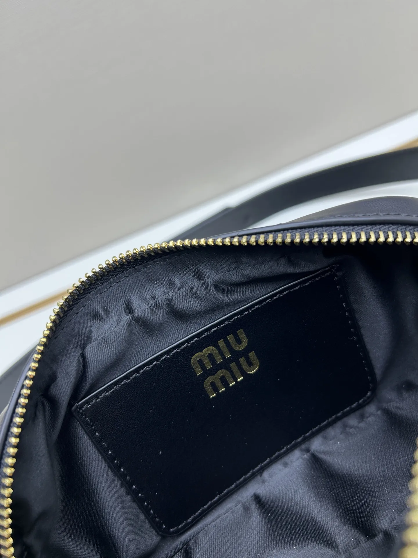 Miu Miu 黒色レザーウエストポーチ - 画像 (9)