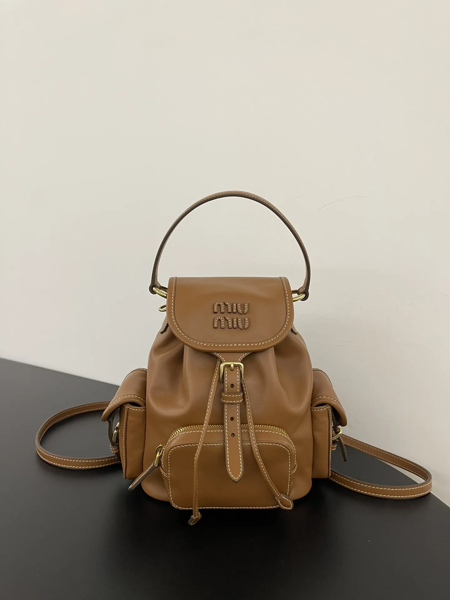 Miu Miu カラメル色 小サイズバックパック
