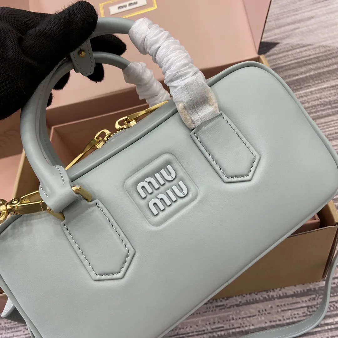 MIU MIU 湖蓝色Arcadia牛革バッグショルダーバッグ - 画像 (6)