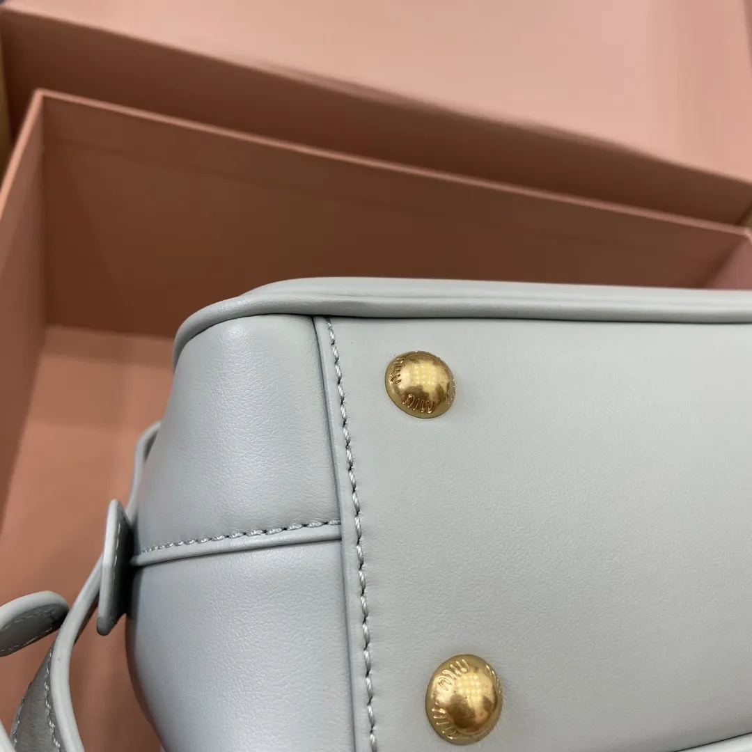 MIU MIU 湖蓝色Arcadia牛革バッグショルダーバッグ - 画像 (8)