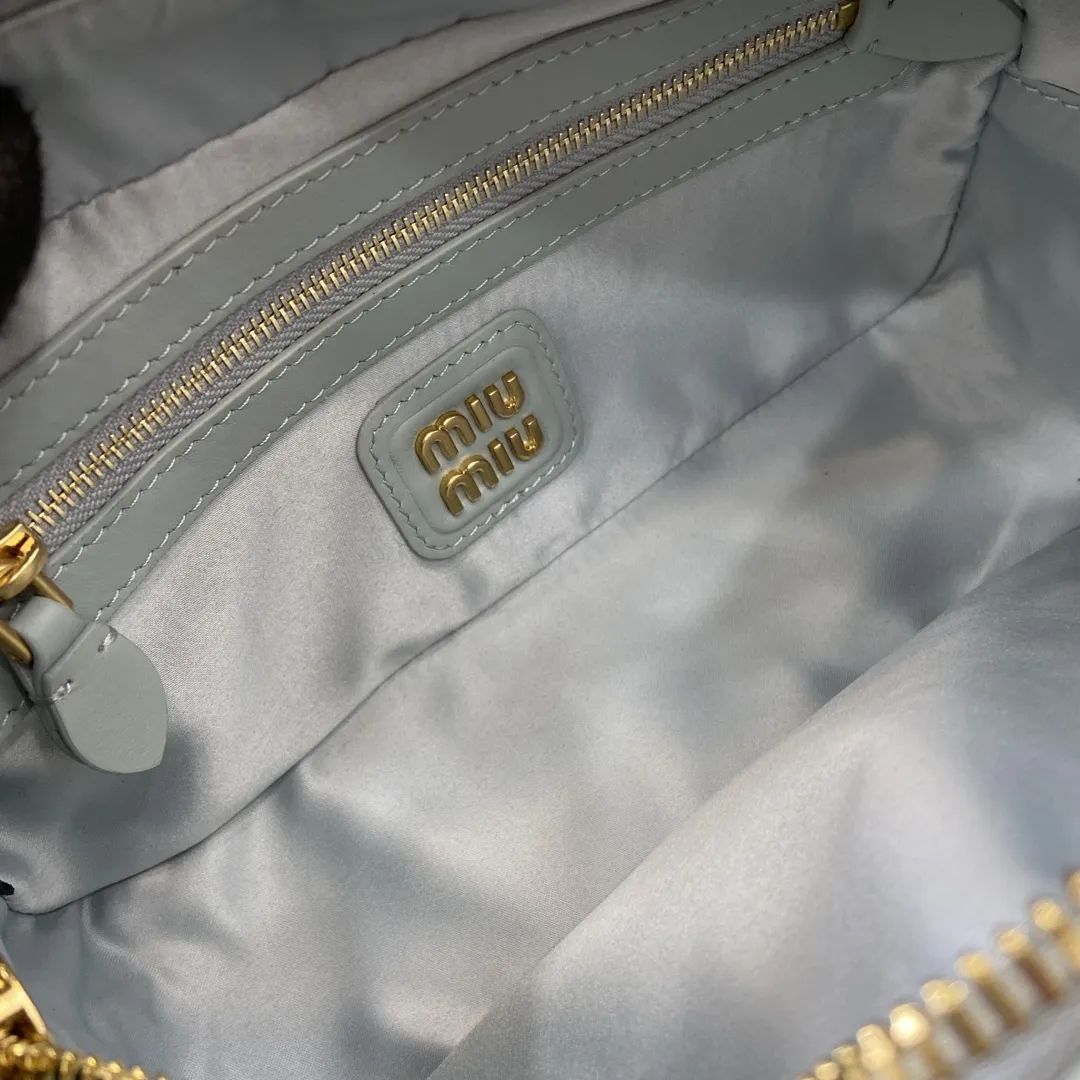 MIU MIU 湖蓝色Arcadia牛革バッグショルダーバッグ - 画像 (10)