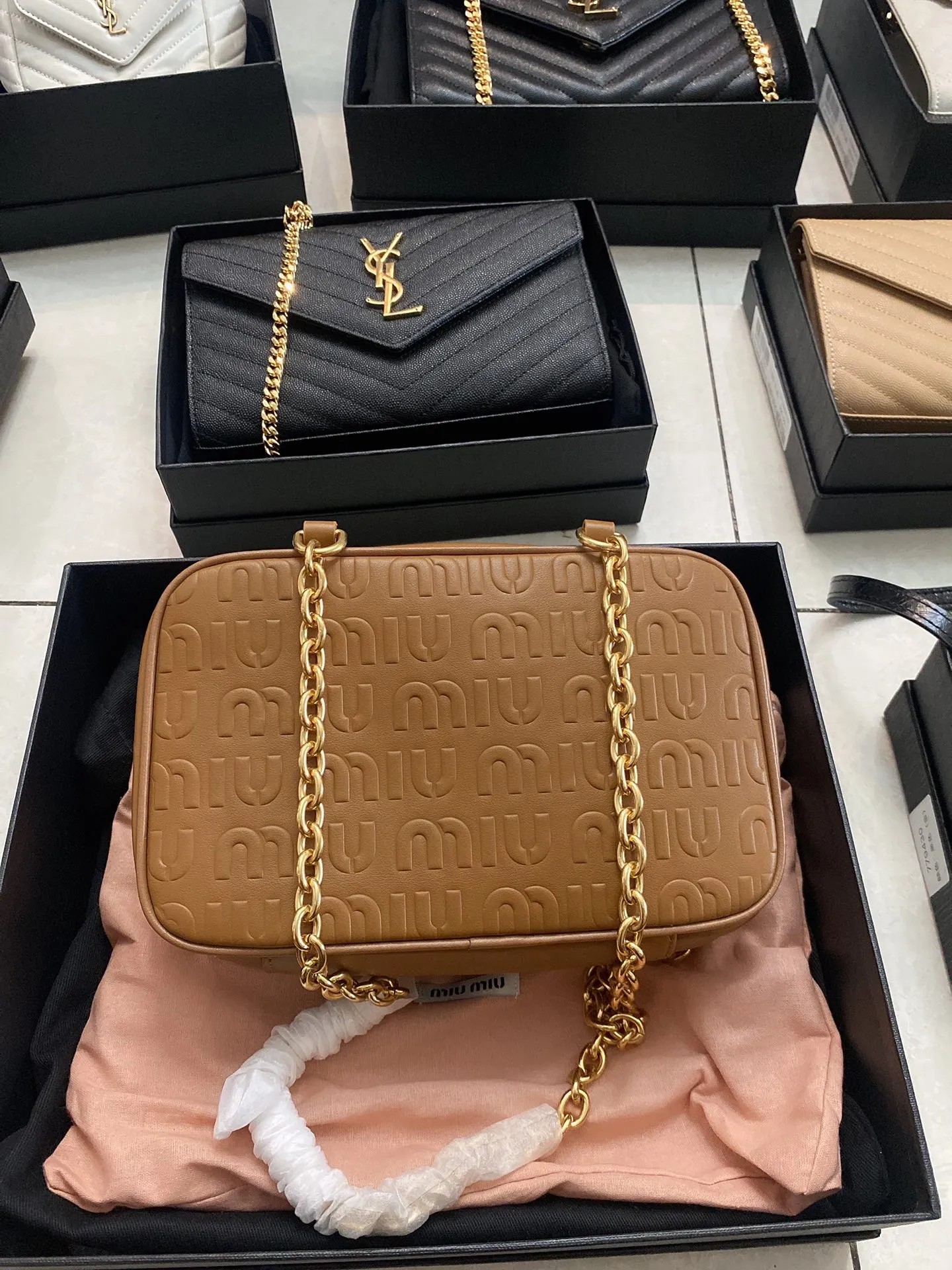 ミウミウ 茶色 プリント カメラバッグ - 画像 (6)