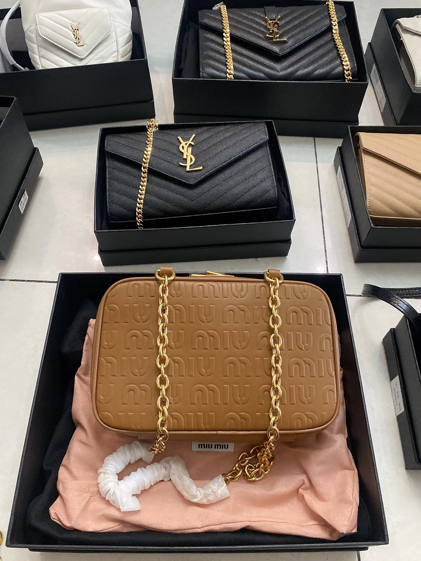 ミウミウ 茶色 プリント カメラバッグ - 画像 (8)