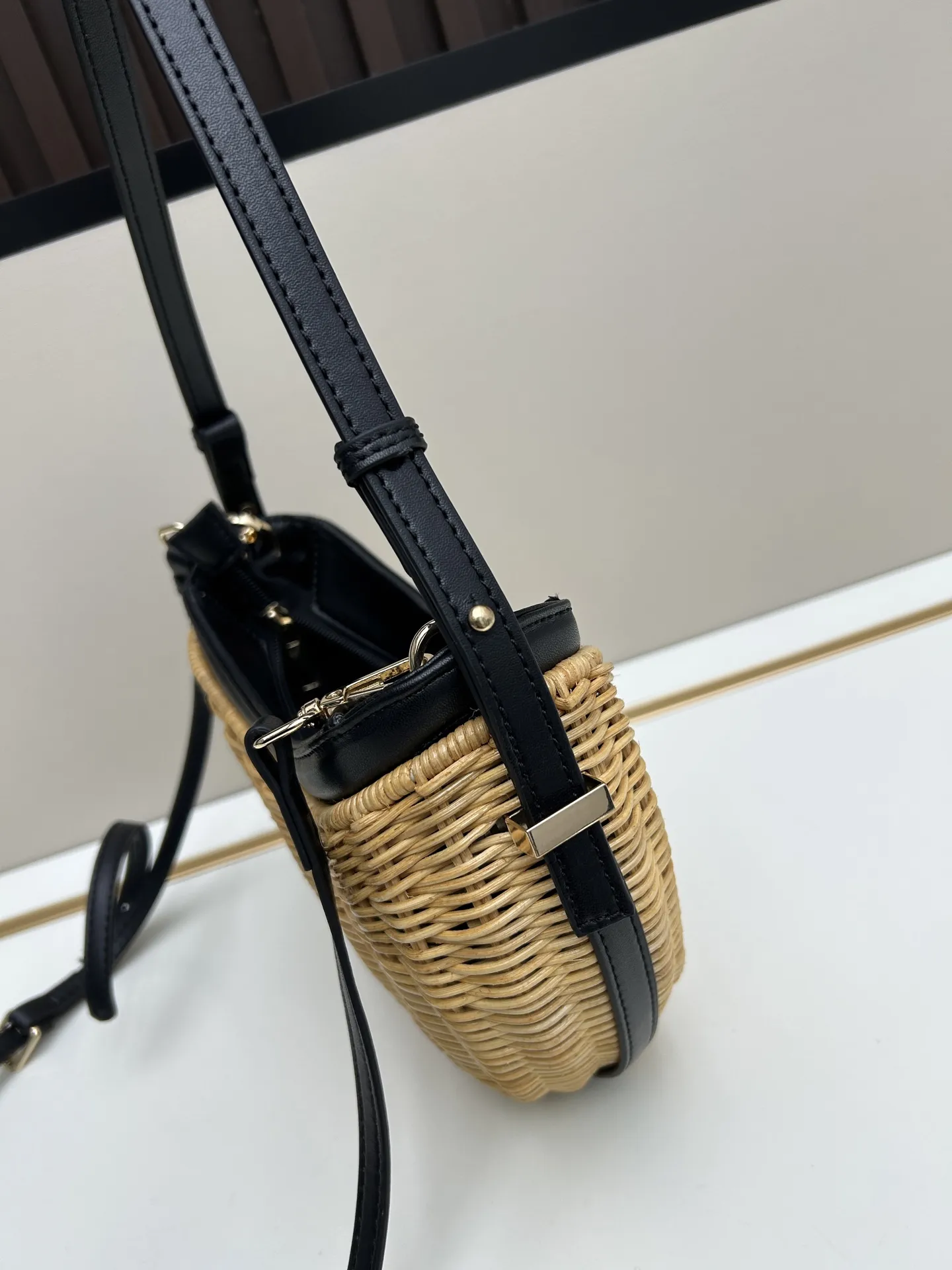 PRADA編み風バッグブラックビーチスタイル2528 - 画像 (4)