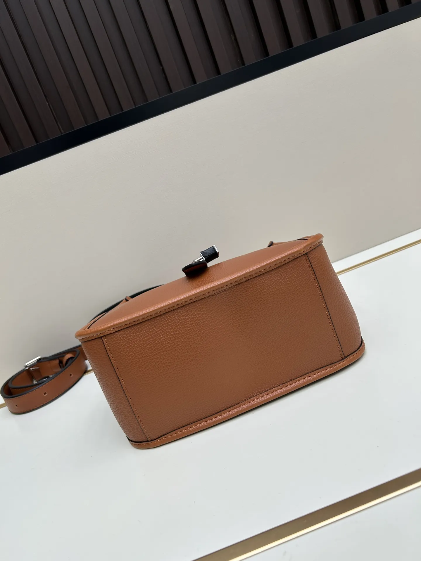 プラダ 2025新作 茶色 ロックバッグ 3537# - 画像 (6)