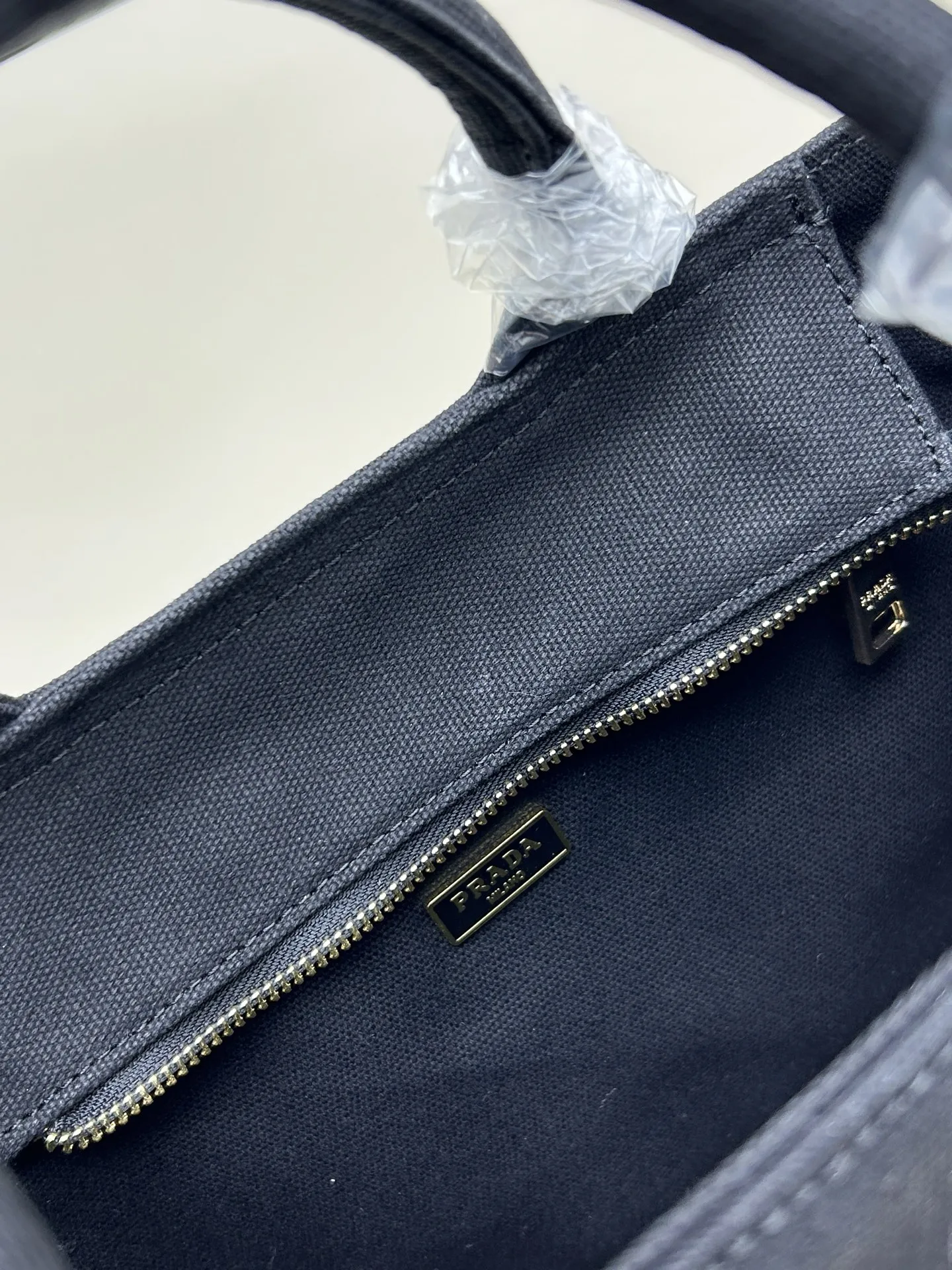 Prada プラダ 黒白 ストローバッグ 2530 - 画像 (9)