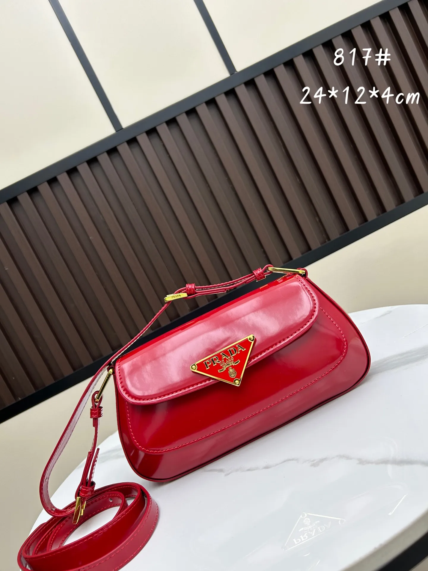 PRADA ブラック牛革バゲットバッグ817 - 画像 (3)