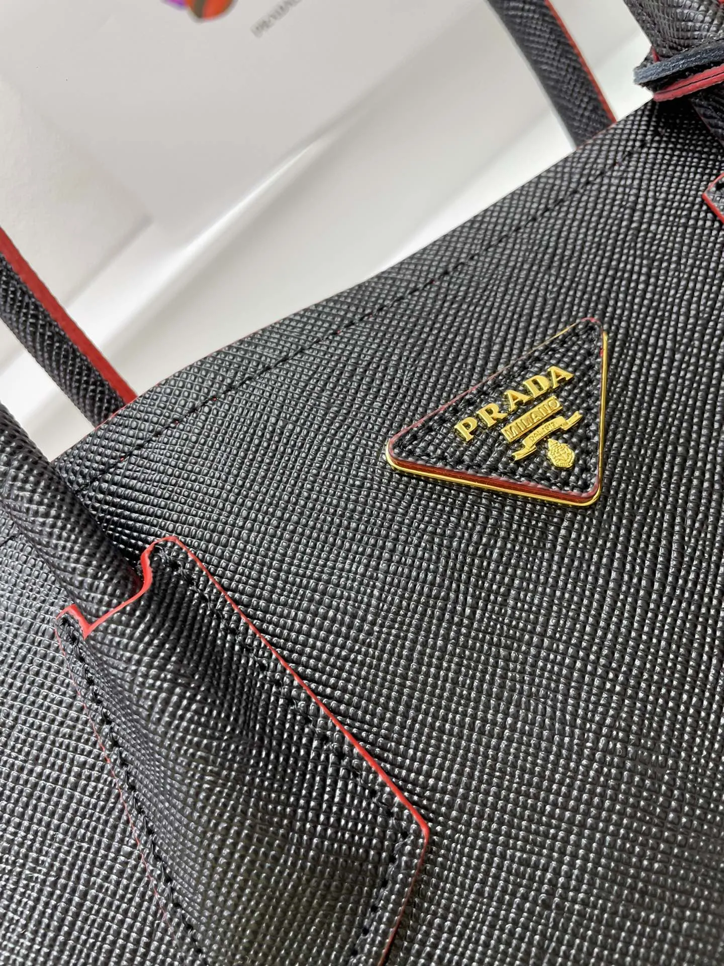 プラダ 2756# ブラック クロス柄ショルダーバッグ - 画像 (4)