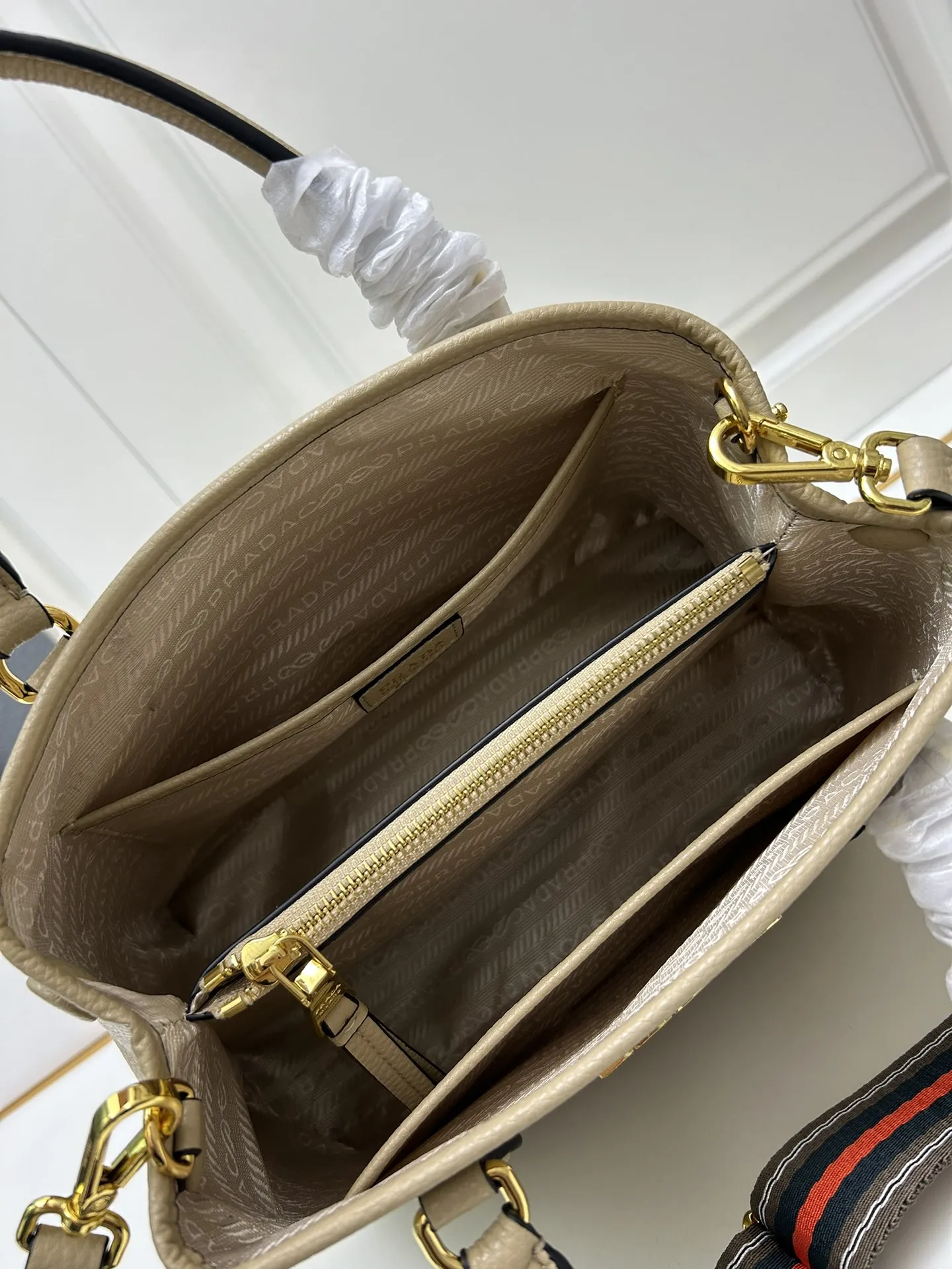 PRADA ベージュ レトロハンドバッグ 大型 - 画像 (9)