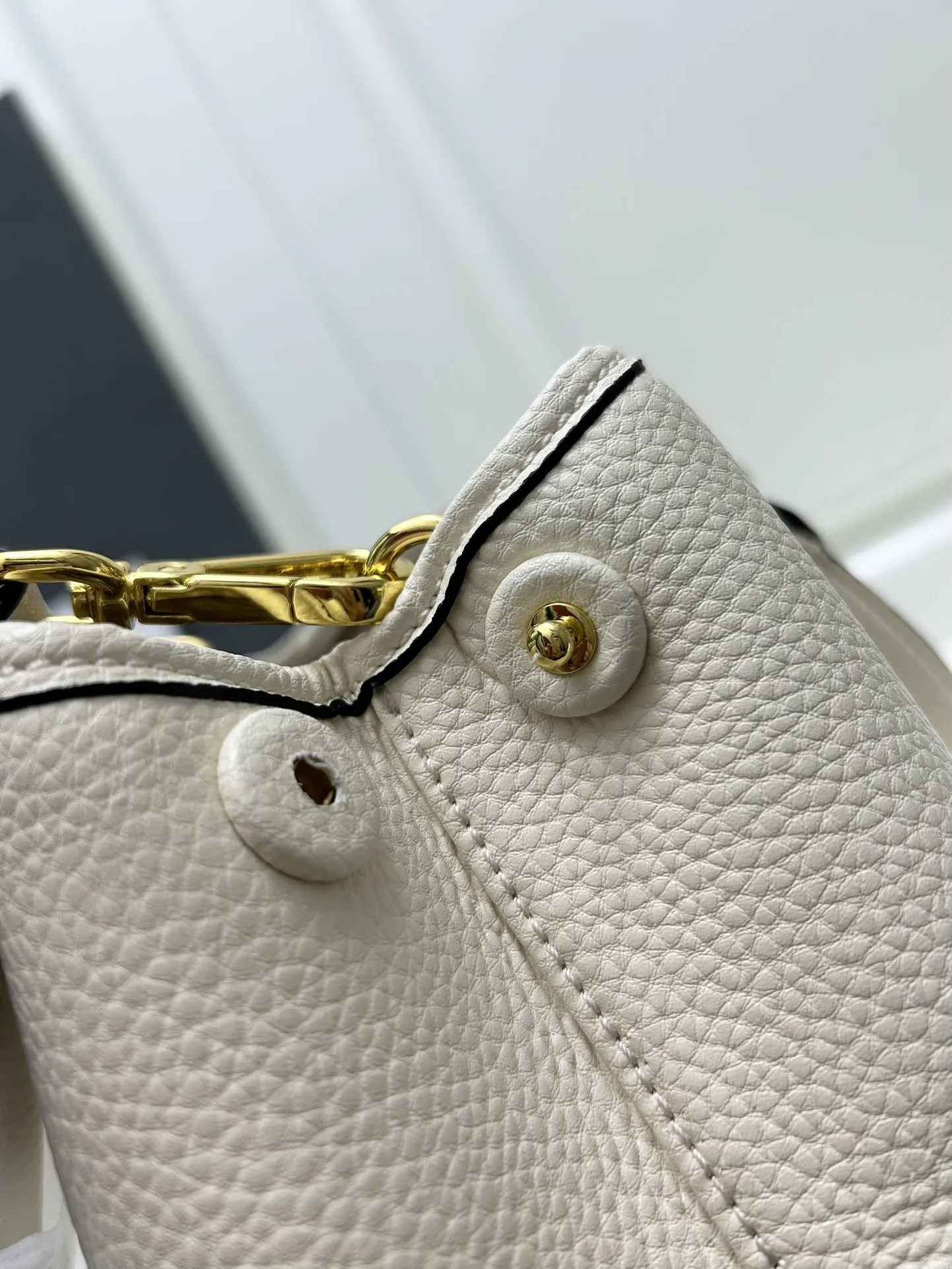 PRADA ホワイト レトロハンドバッグ 大型 - 画像 (7)