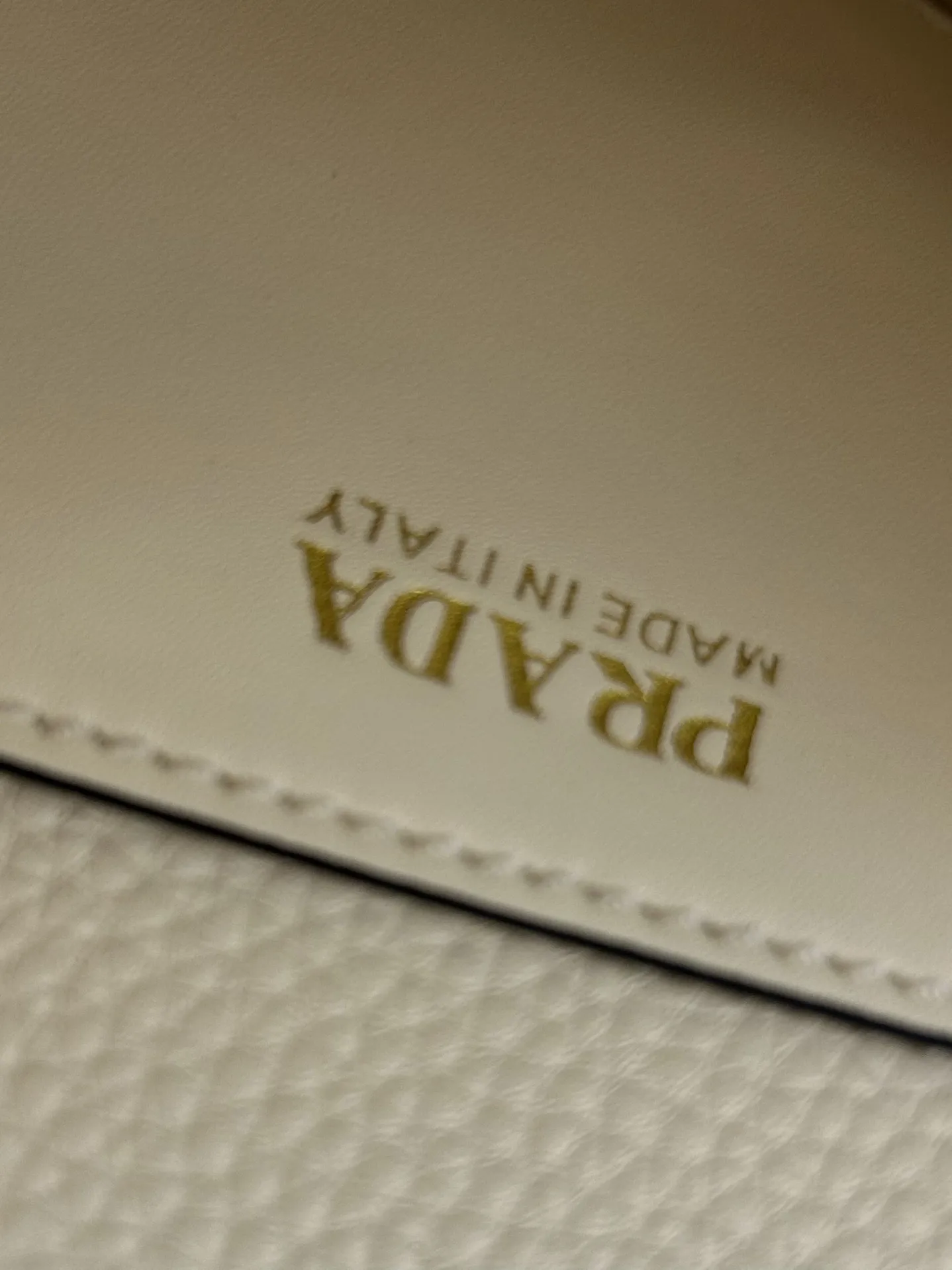 プラダ ホワイト フラップバッグ 1BA106 - 画像 (11)