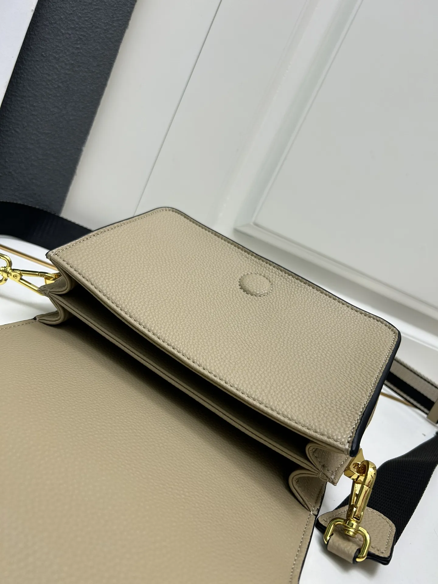 プラダ ベージュ フラップバッグ 1BA106 - 画像 (9)