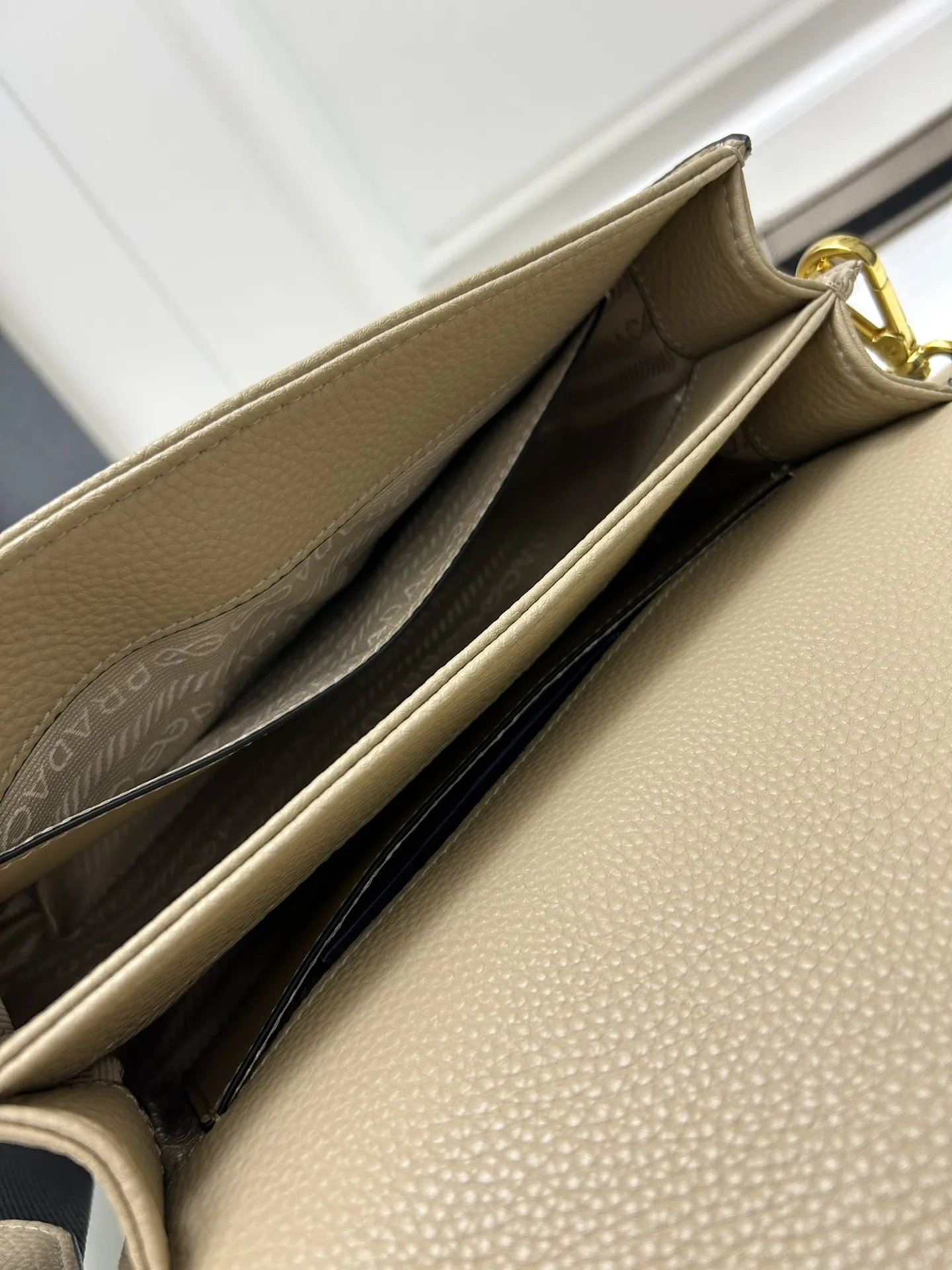 プラダ ベージュ フラップバッグ 1BA106 - 画像 (10)