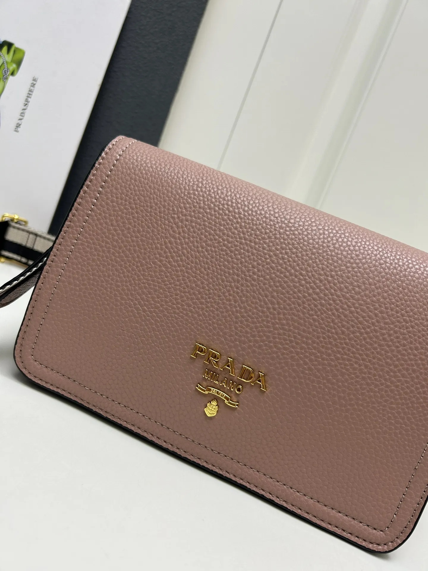 プラダ ピンク 翻盖ショルダーバッグ - 画像 (6)