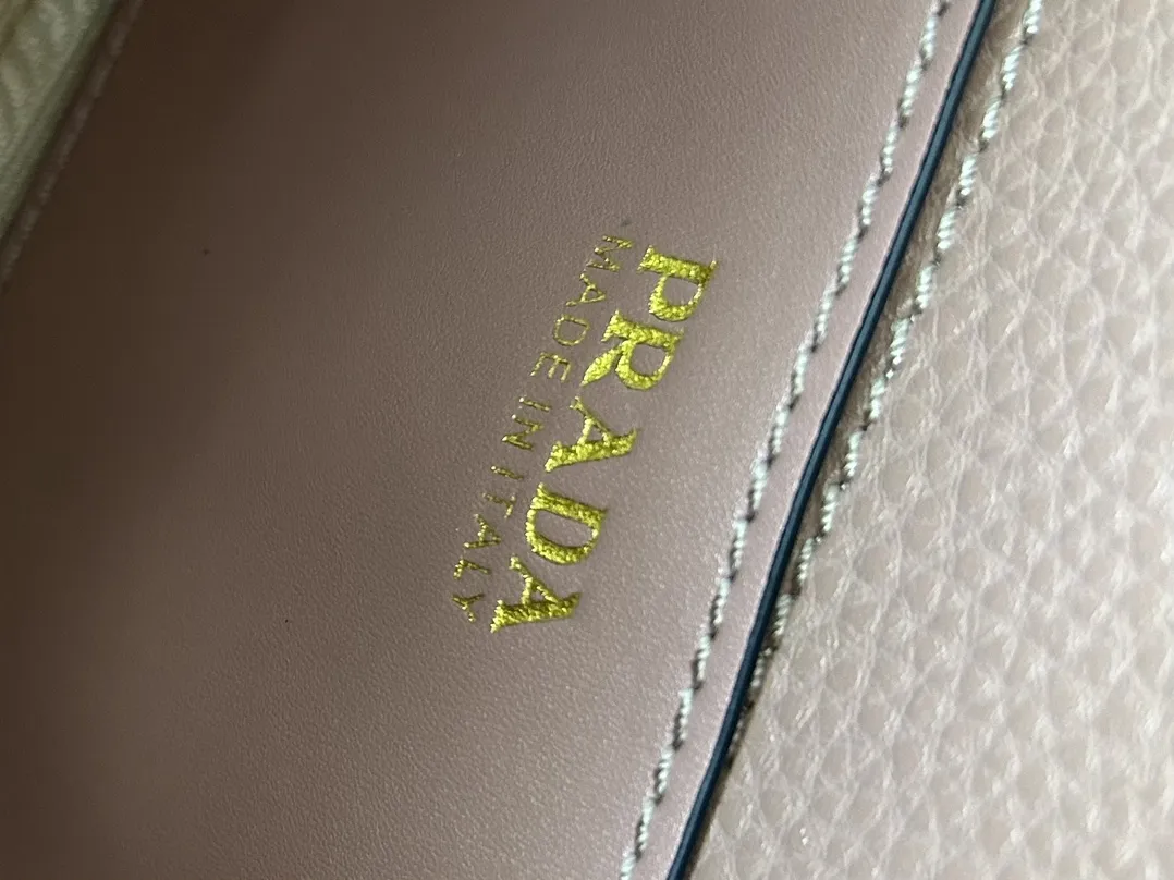 プラダ ピンク 翻盖ショルダーバッグ - 画像 (11)