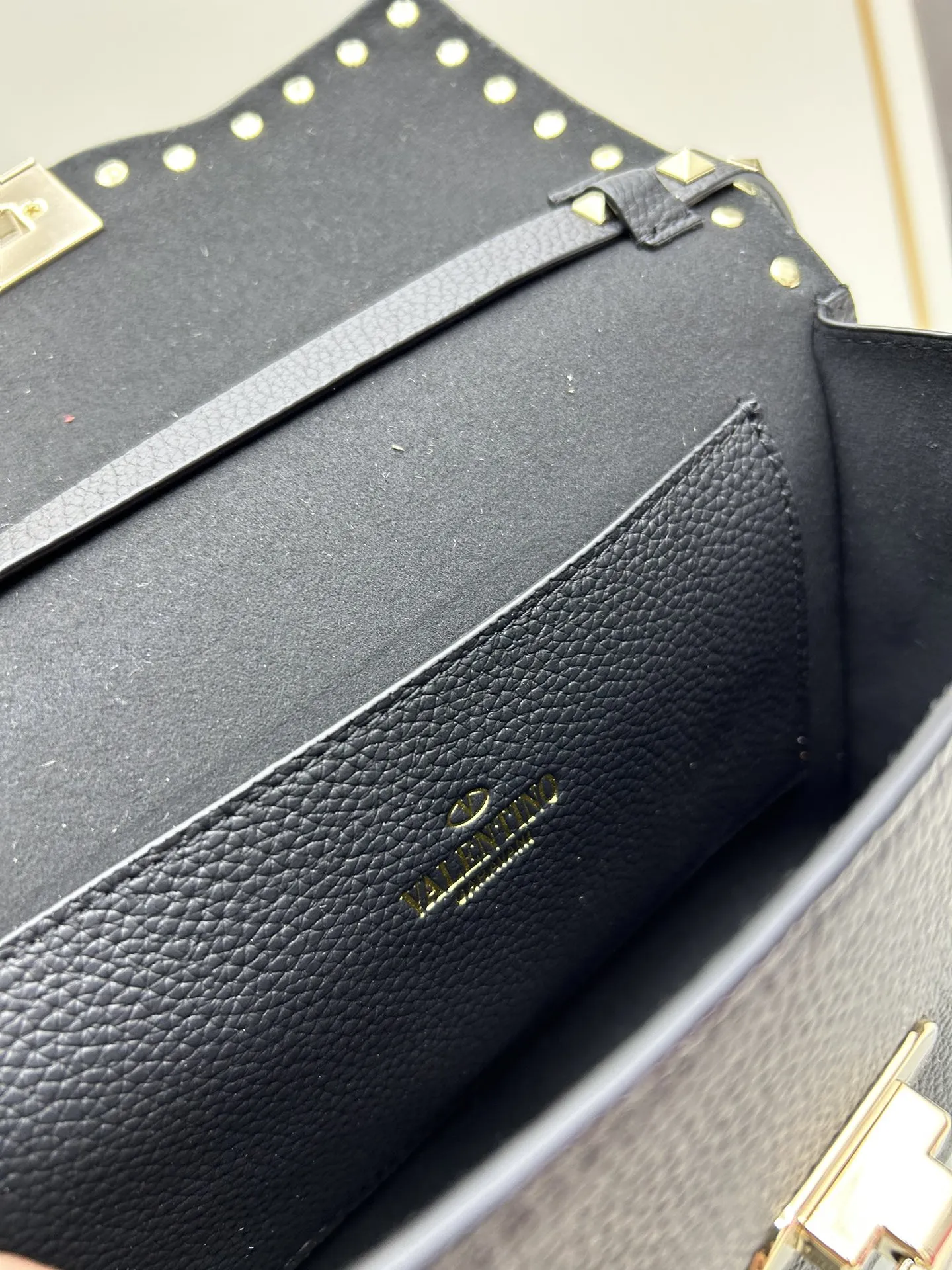 Valentino 黒 スタッズ付きショルダーバッグ - 画像 (10)