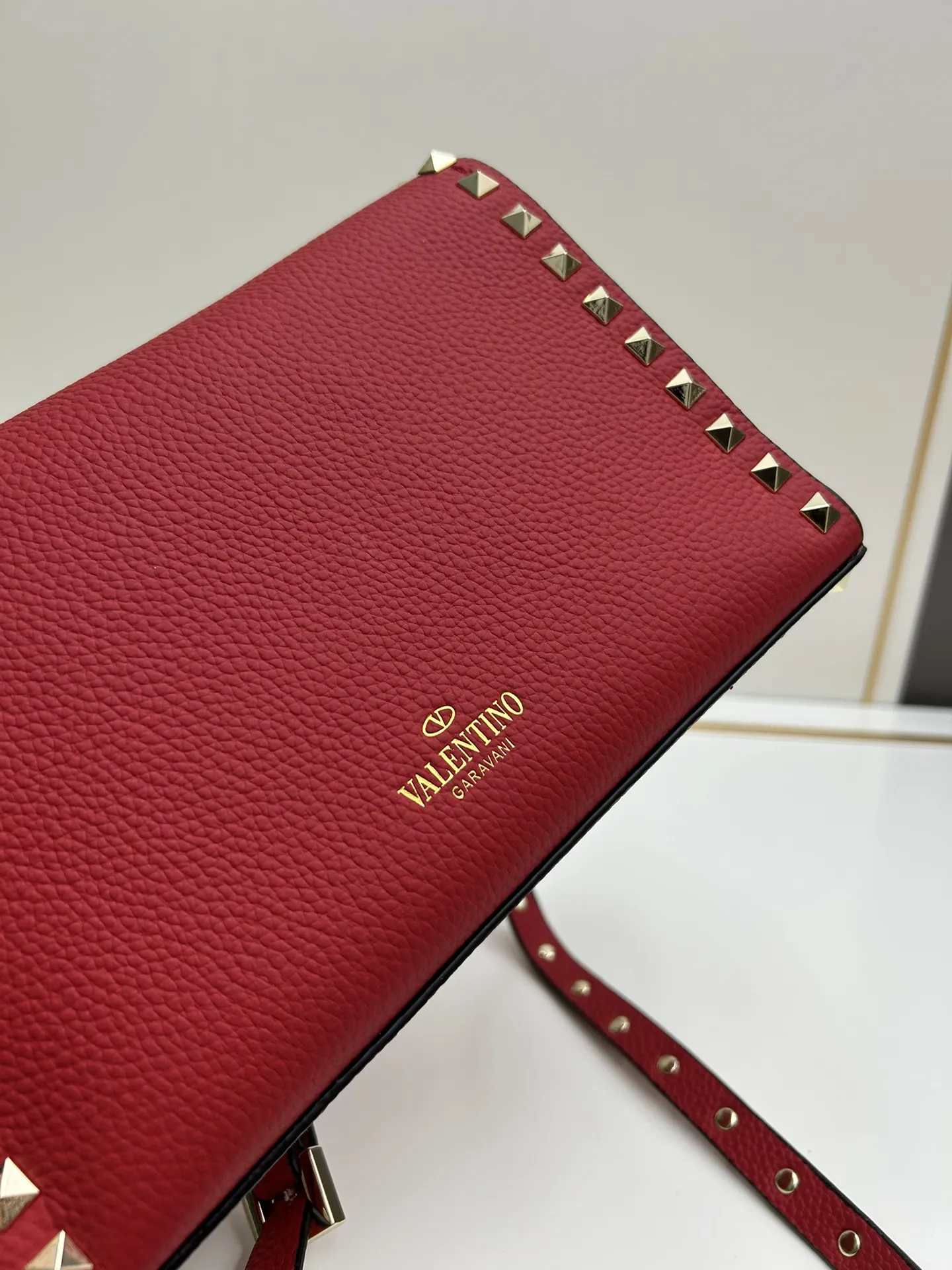 Valentino 赤色リヤードバッグ スタイル0133 - 画像 (8)