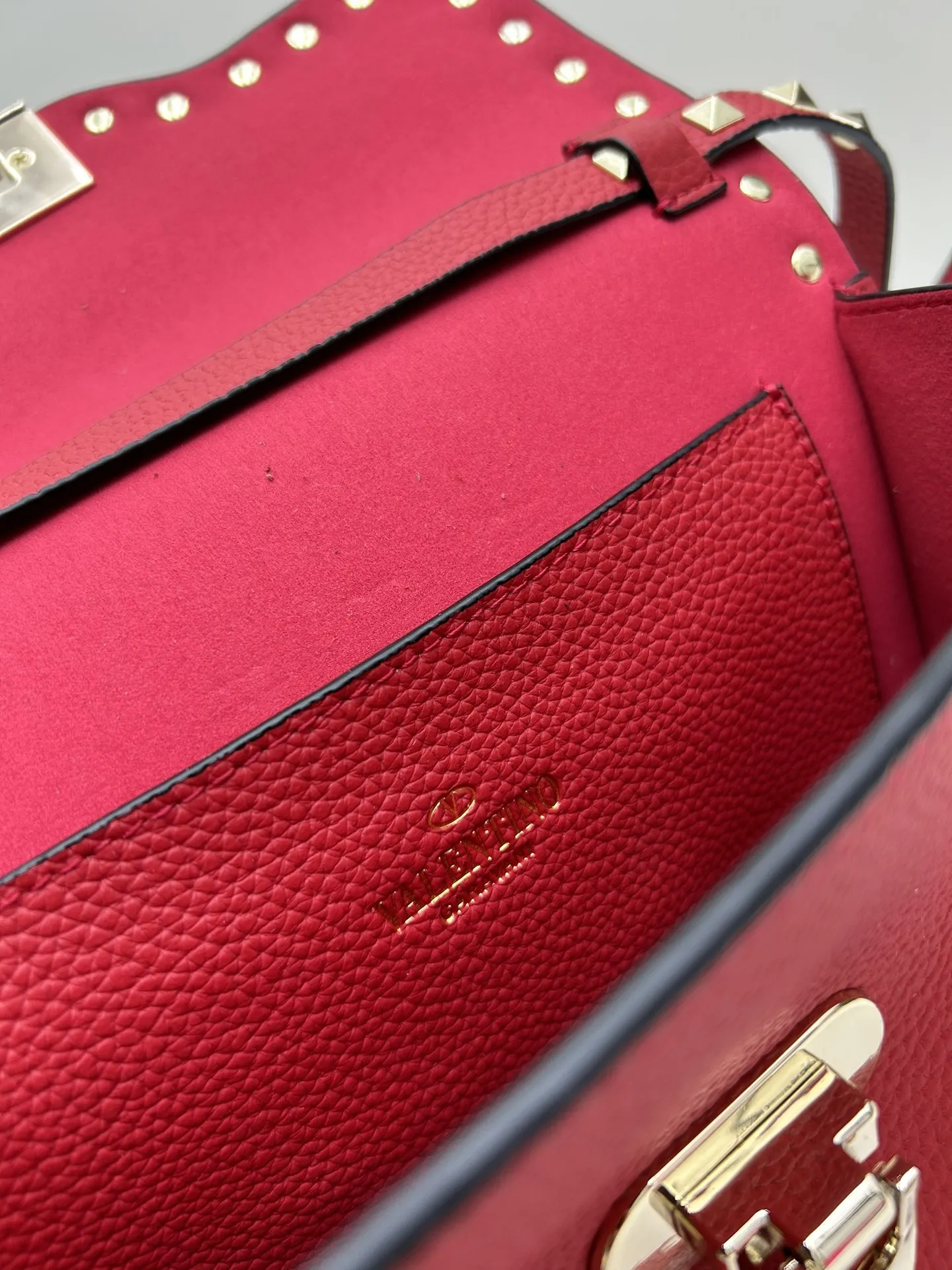 Valentino 赤色リヤードバッグ スタイル0133 - 画像 (10)