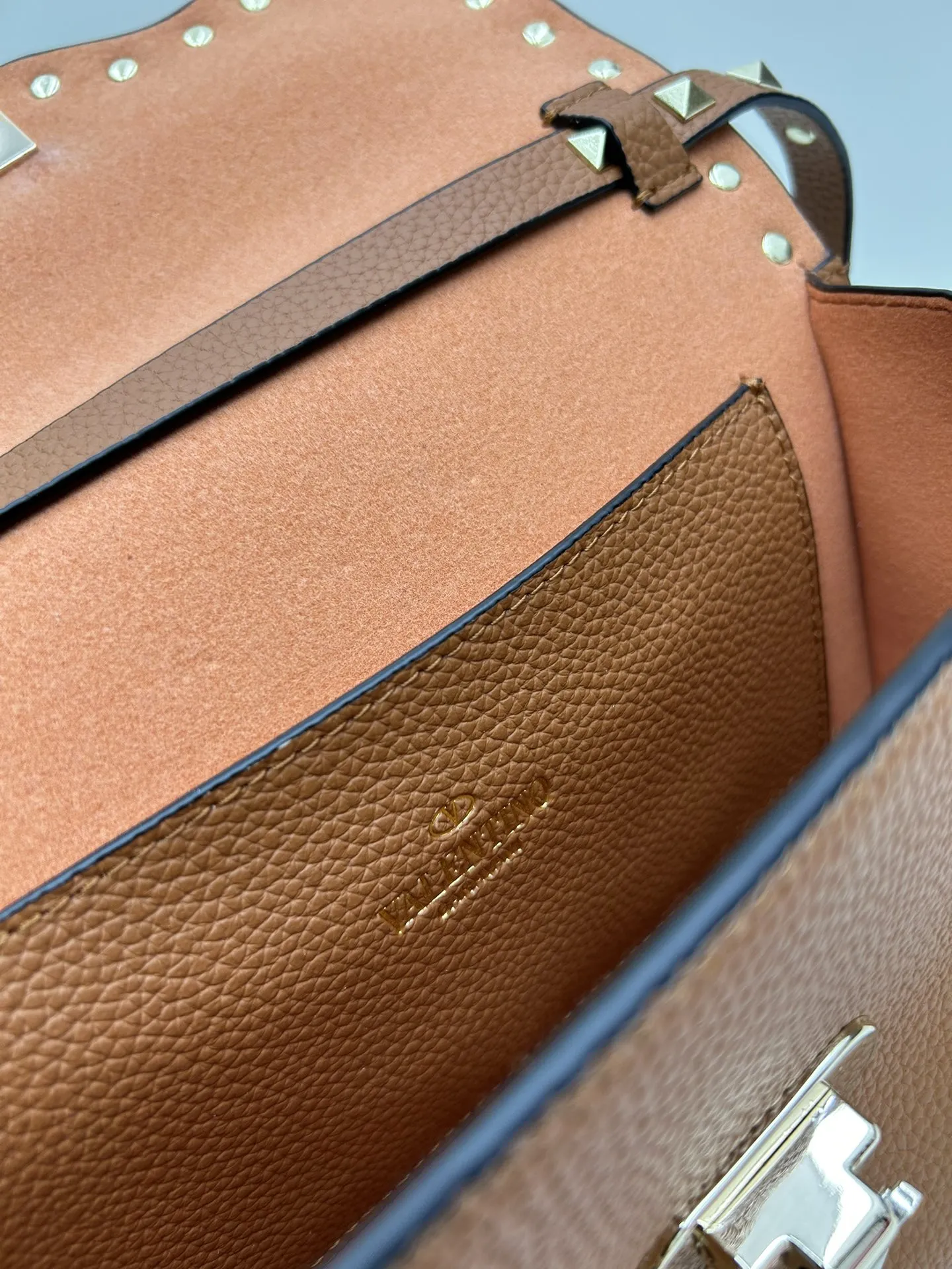 Valentino 300リヤーンレザー 茶色 ショルダーバッグ - 画像 (10)