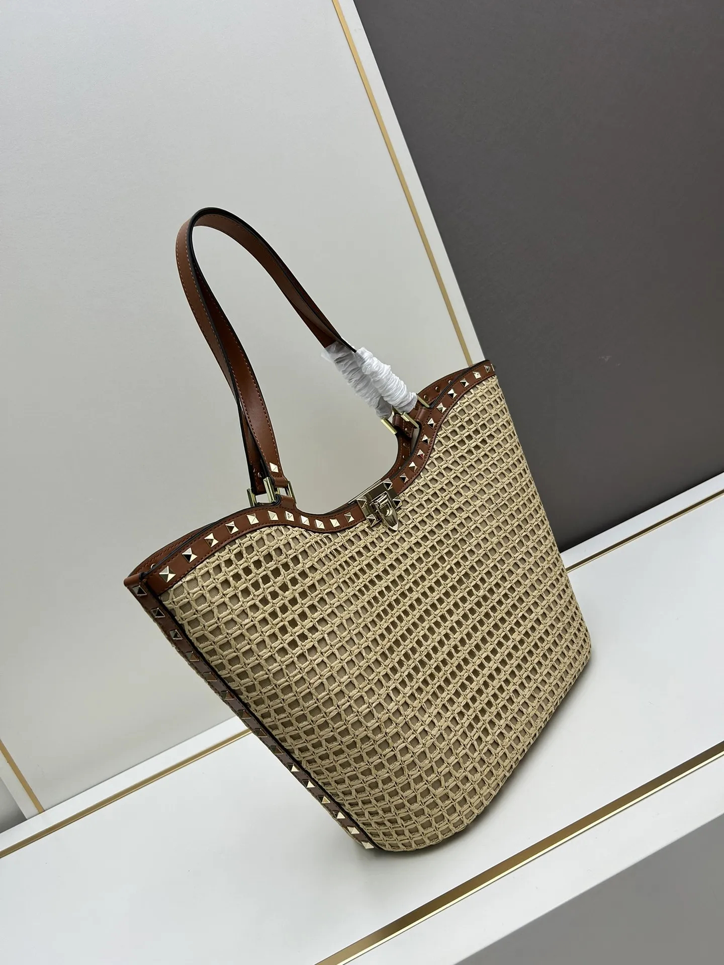 Valentino華倫天奴ベージュラフィアトートバッグ - 画像 (3)