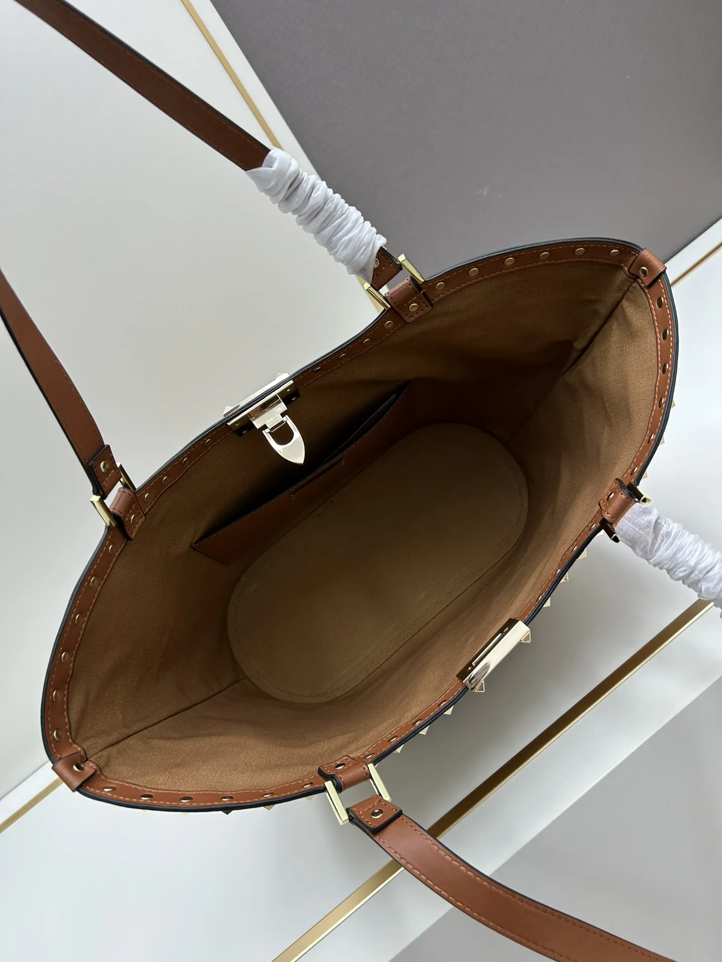 Valentino華倫天奴ラフィアショッピングバッグブラウン - 画像 (8)