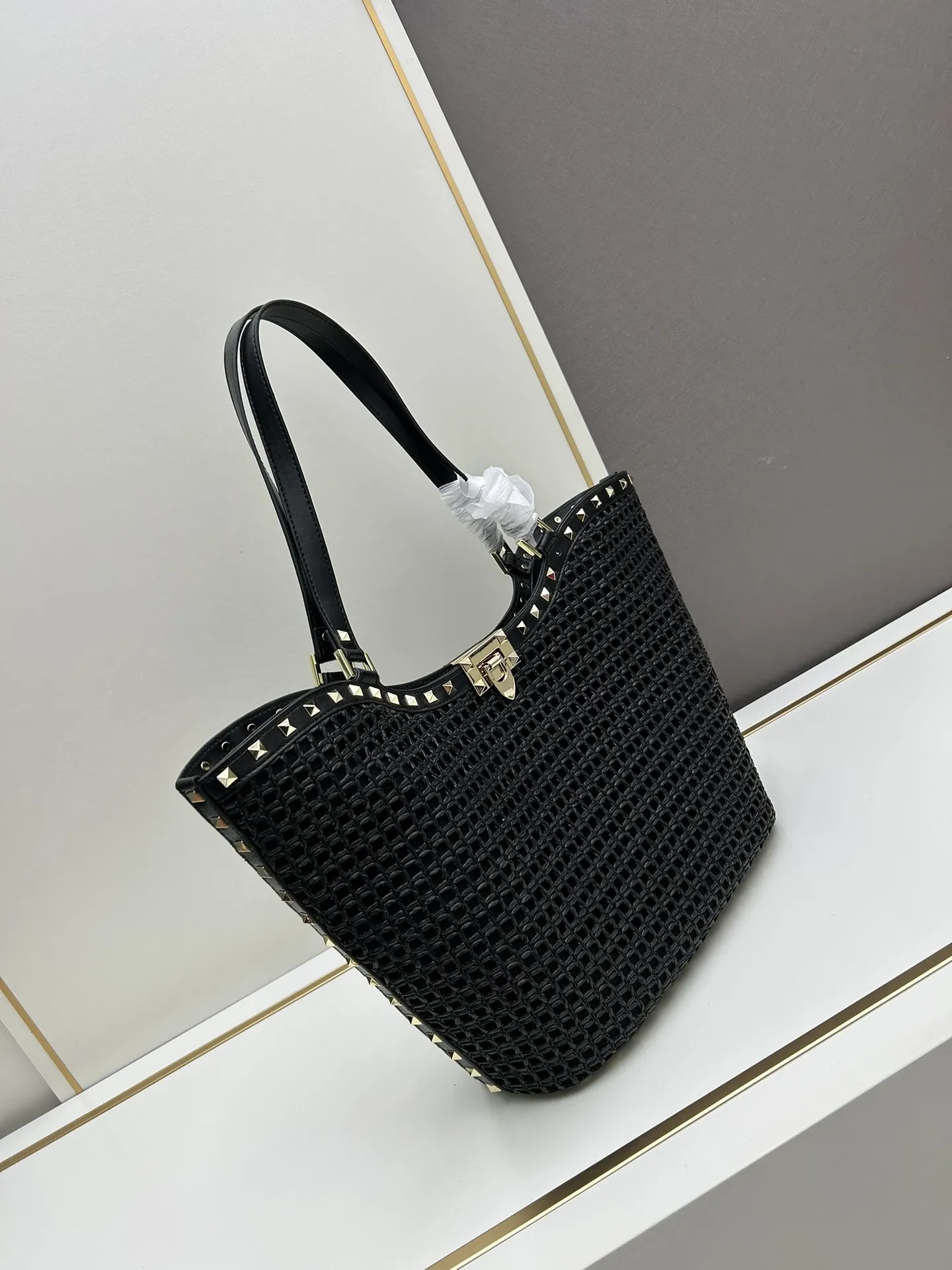 Valentino華倫天奴ブラックラフィアトートバッグ - 画像 (3)